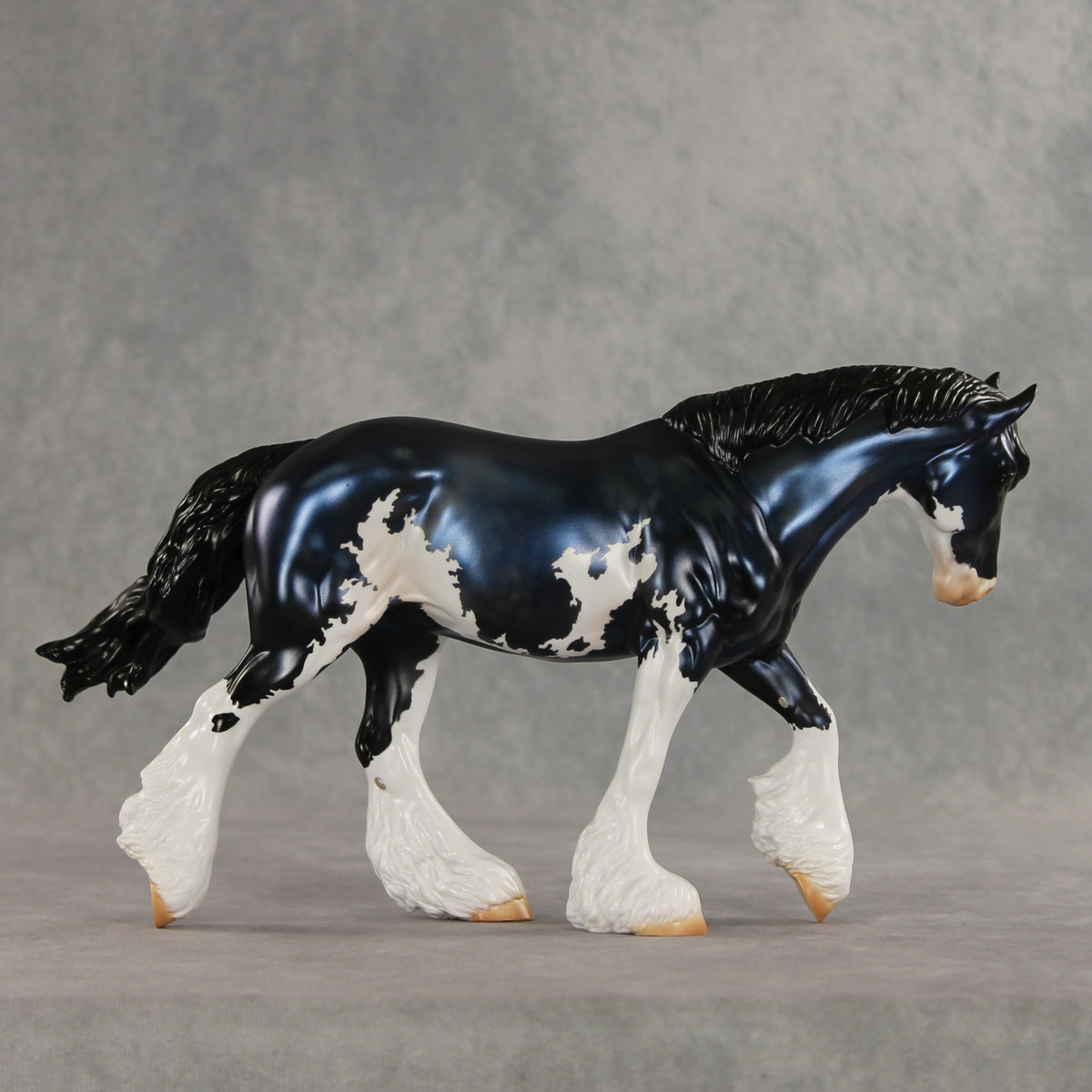 London LE-20 FCM Irish Cob by Julie Keim TS26