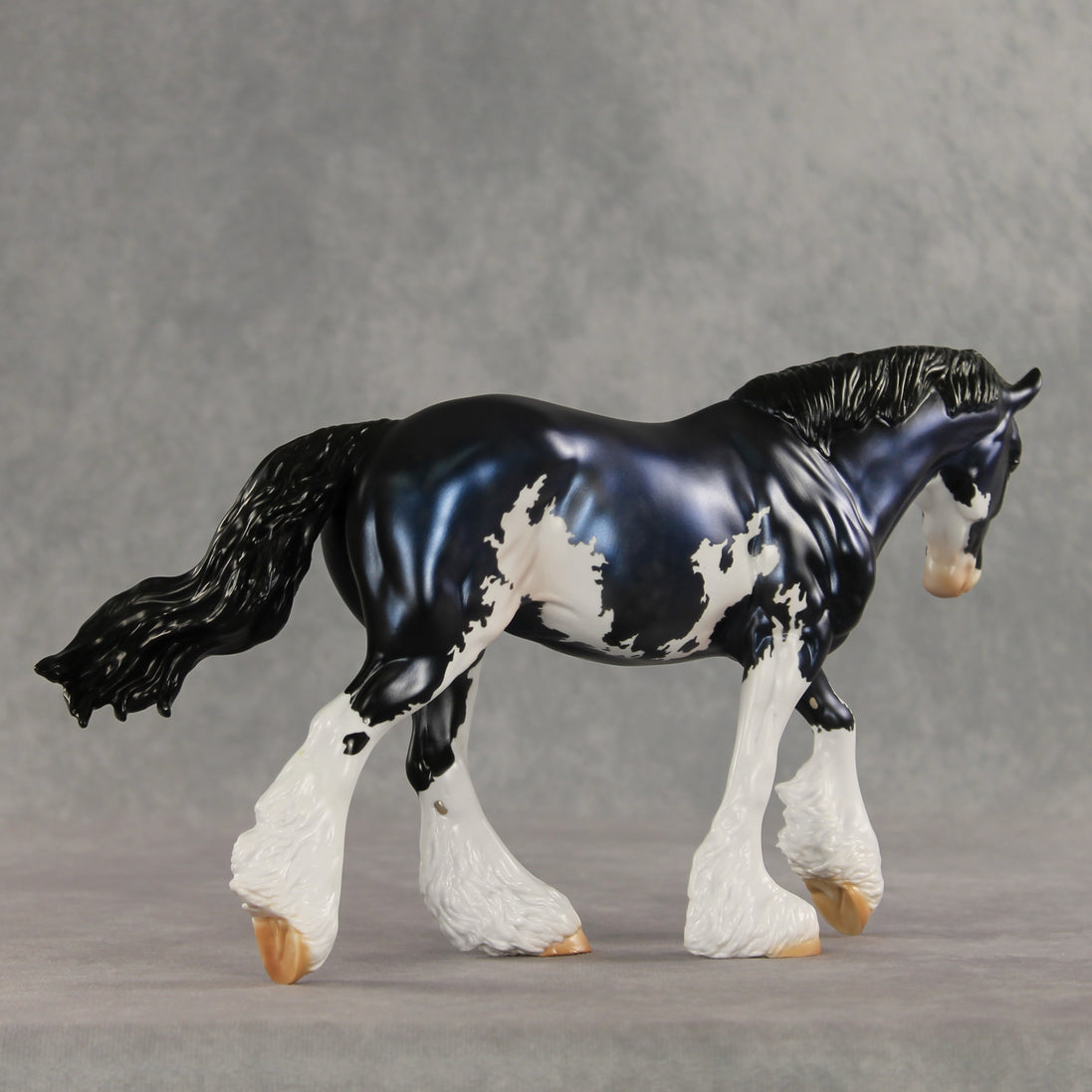 London LE-20 FCM Irish Cob by Julie Keim TS26