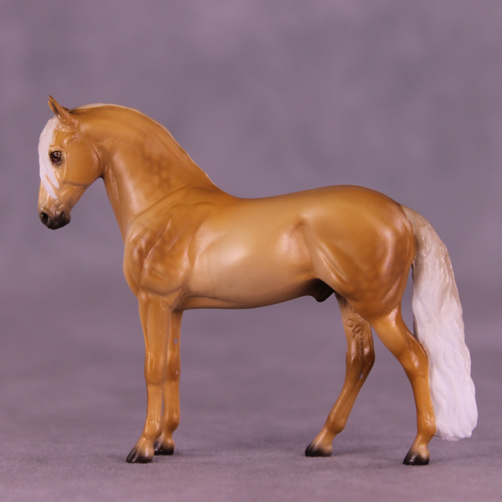 Espumillón LE-10 FCM Chip Friesian by Ellen Robbins HS25