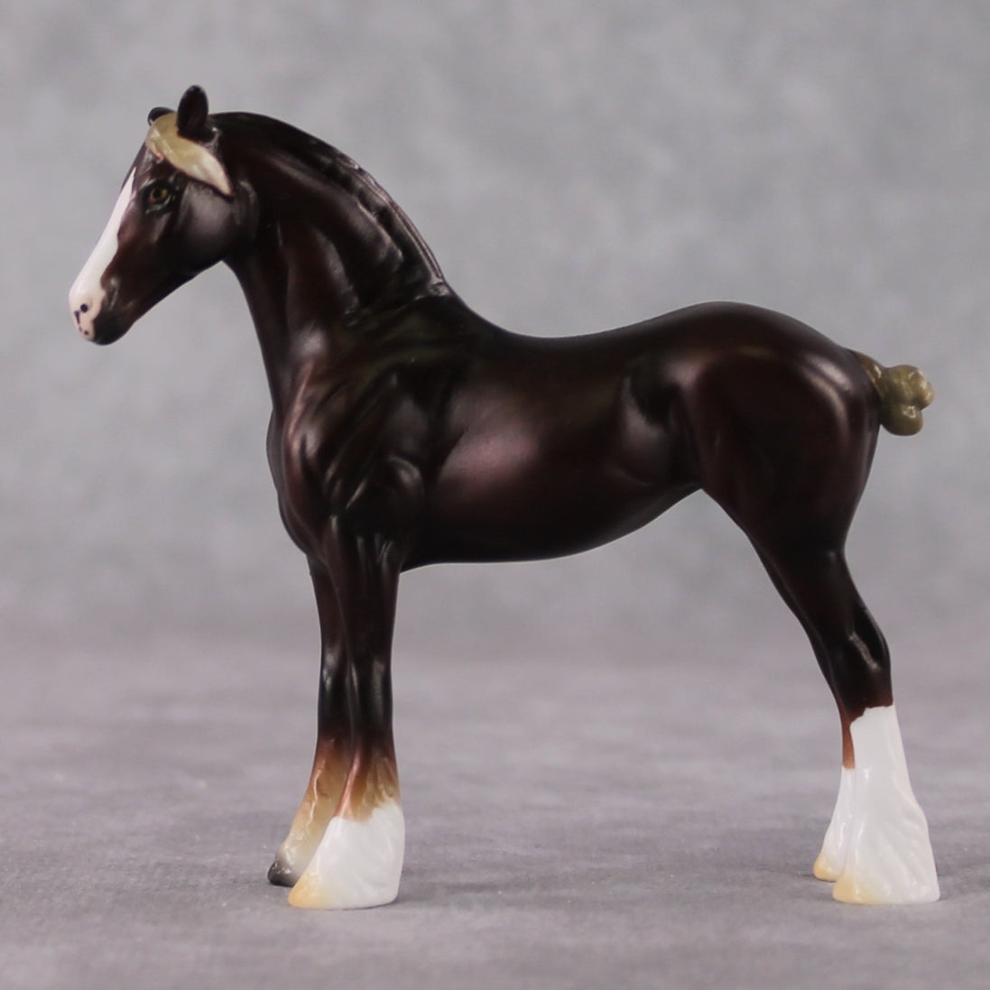 "Mini Edelweiss" LE-3 Dappled Dark Chestnut Custom Draft Chip By Ashley Palmer-Secret Surprise Chip Drop