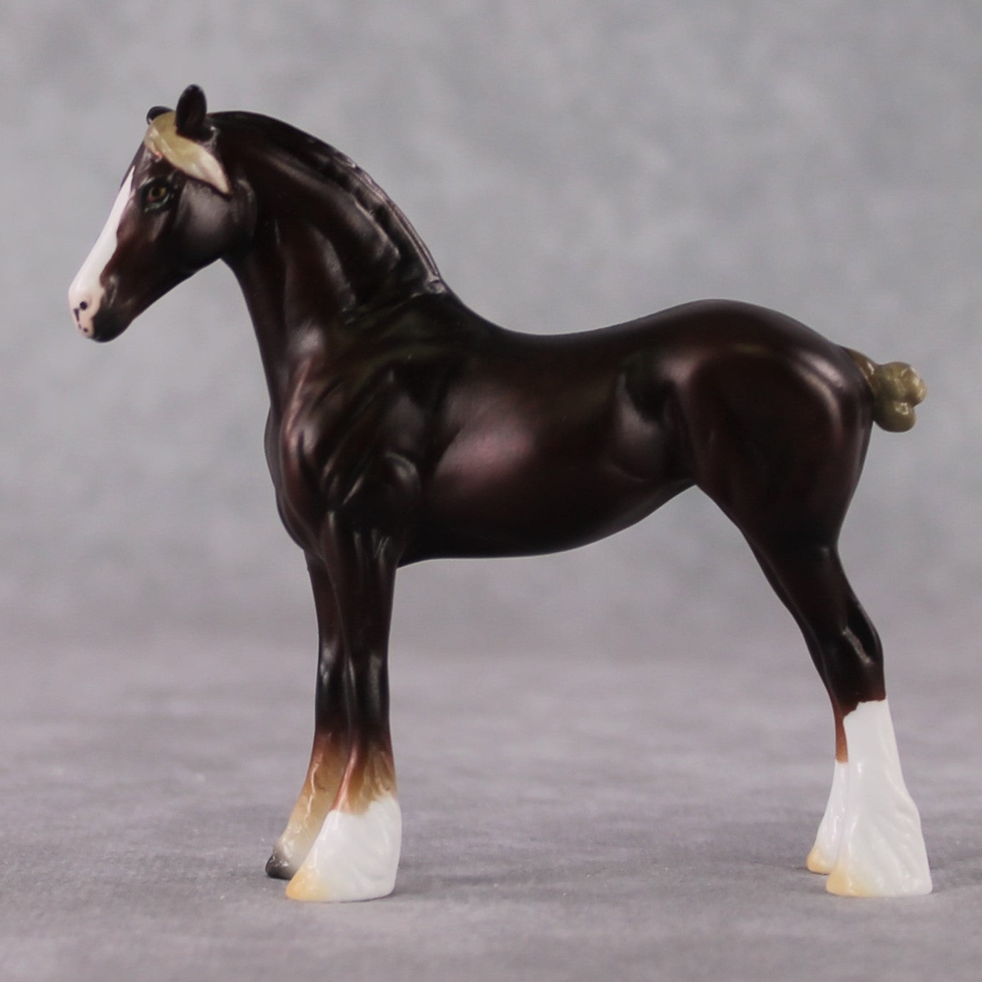 "Mini Edelweiss" LE-3 Dappled Dark Chestnut Custom Draft Chip By Ashley Palmer-Secret Surprise Chip Drop