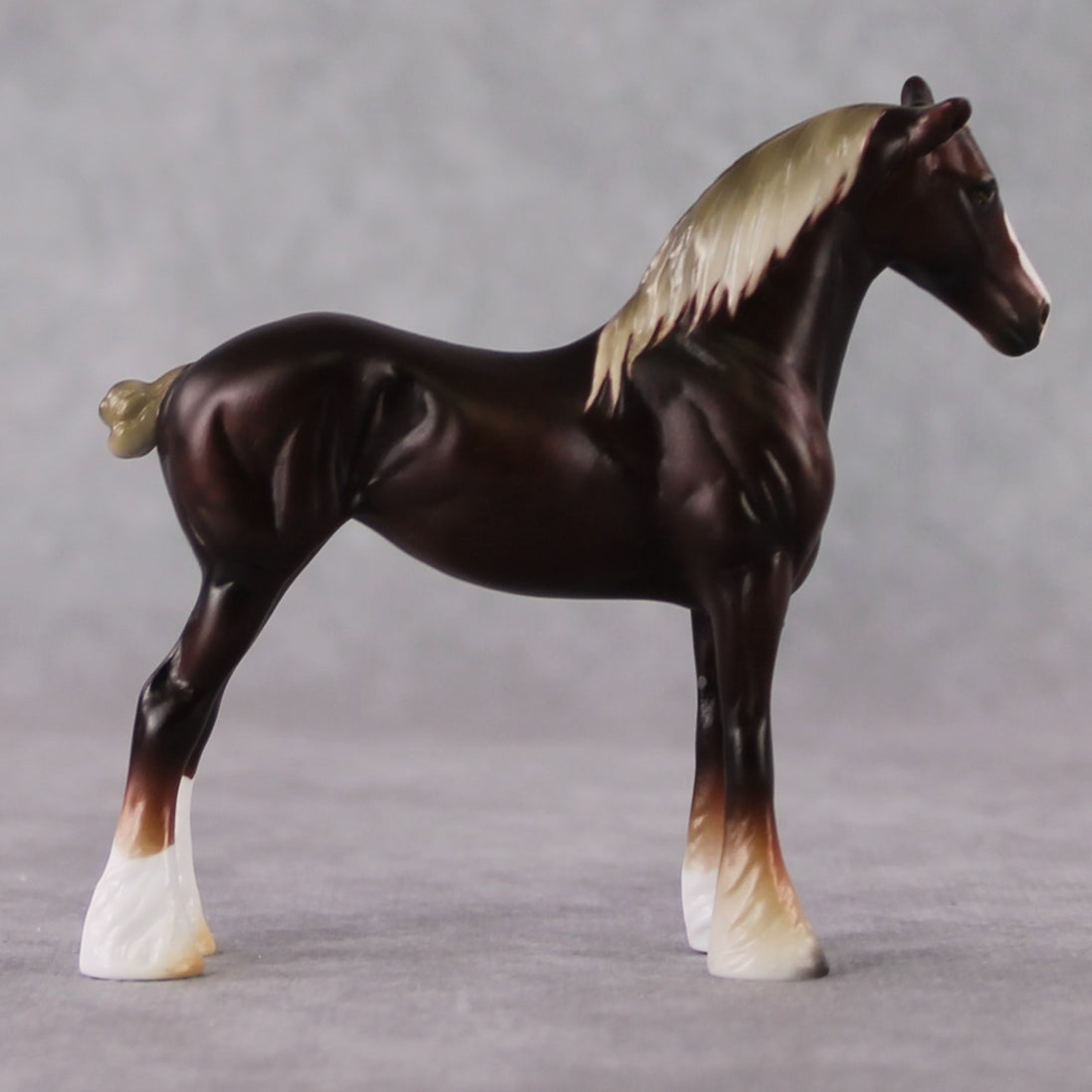 "Mini Edelweiss" LE-3 Dappled Dark Chestnut Custom Draft Chip By Ashley Palmer-Secret Surprise Chip Drop