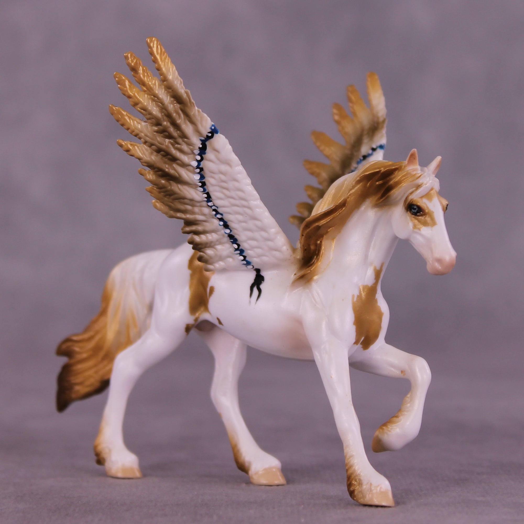 Preview: River of Light LE-10 FCM Chip Friesian by Dawn Quick LHS25