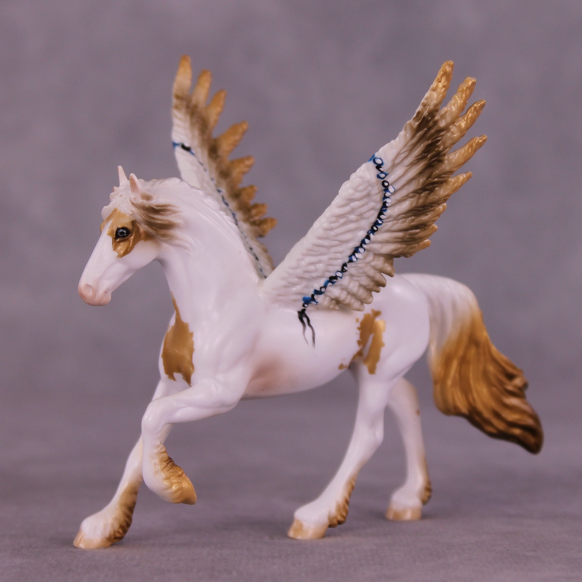 Preview: River of Light LE-10 FCM Chip Friesian by Dawn Quick LHS25