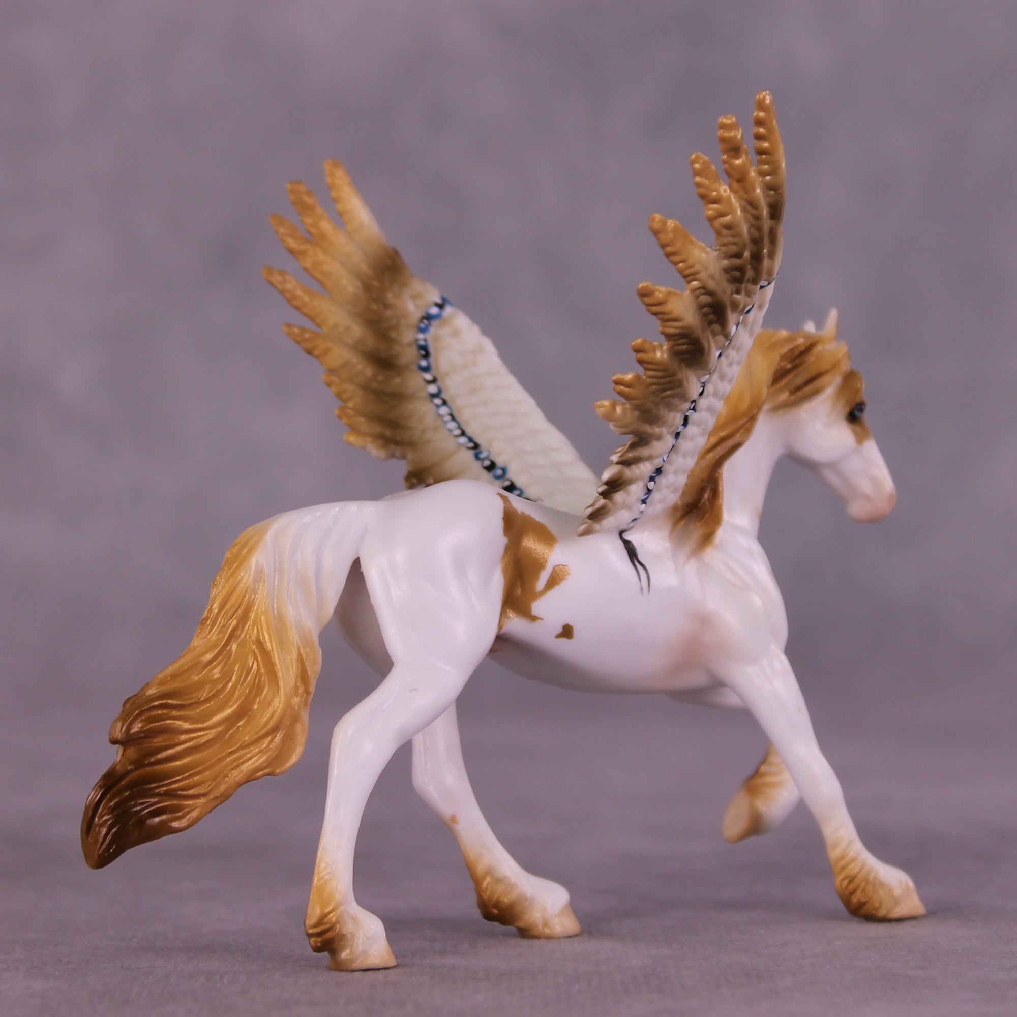 Preview: River of Light LE-10 FCM Chip Friesian by Dawn Quick LHS25