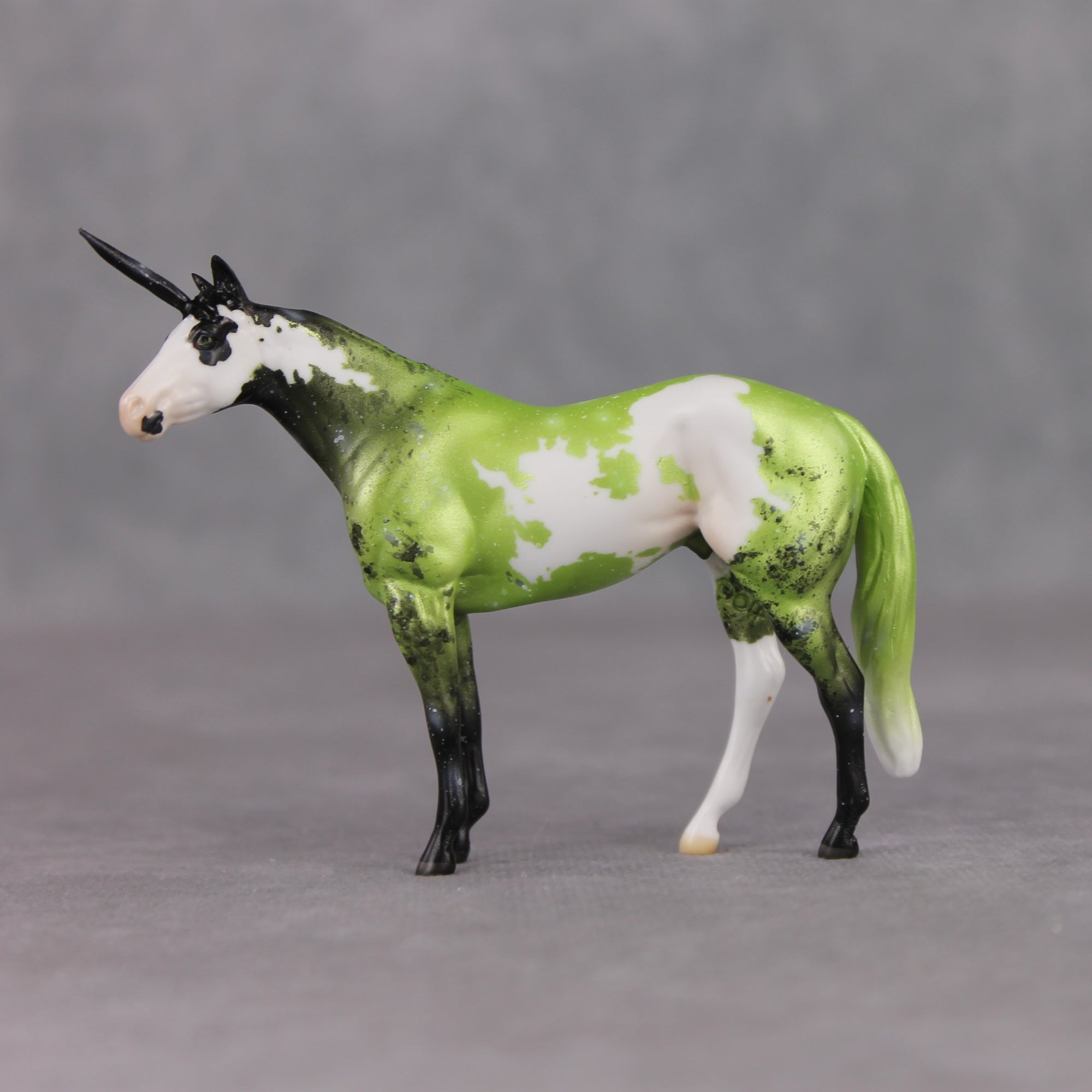 "Mini [Redacted]" LE-3 Alien Inspired Green Deco Unicorn Stock Chip By Jess Hamill -Secret Surprise Chip Drop