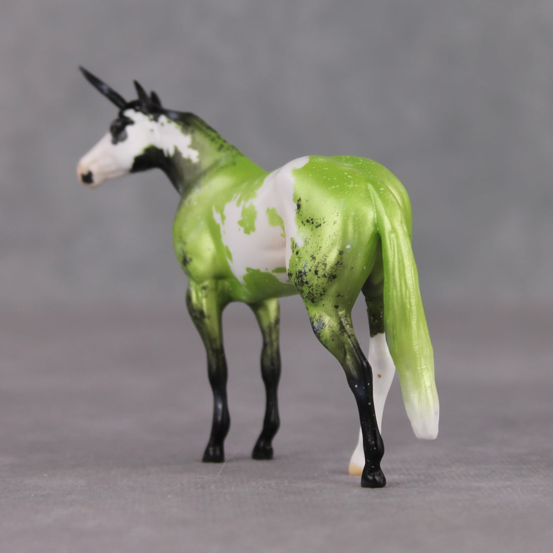 "Mini [Redacted]" LE-3 Alien Inspired Green Deco Unicorn Stock Chip By Jess Hamill -Secret Surprise Chip Drop