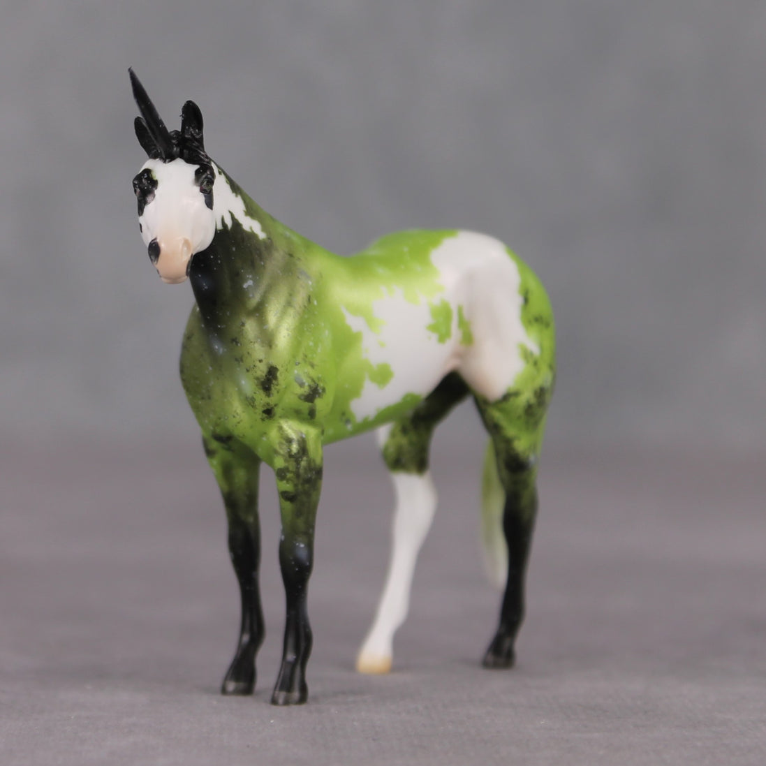 "Mini [Redacted]" LE-3 Alien Inspired Green Deco Unicorn Stock Chip By Jess Hamill -Secret Surprise Chip Drop