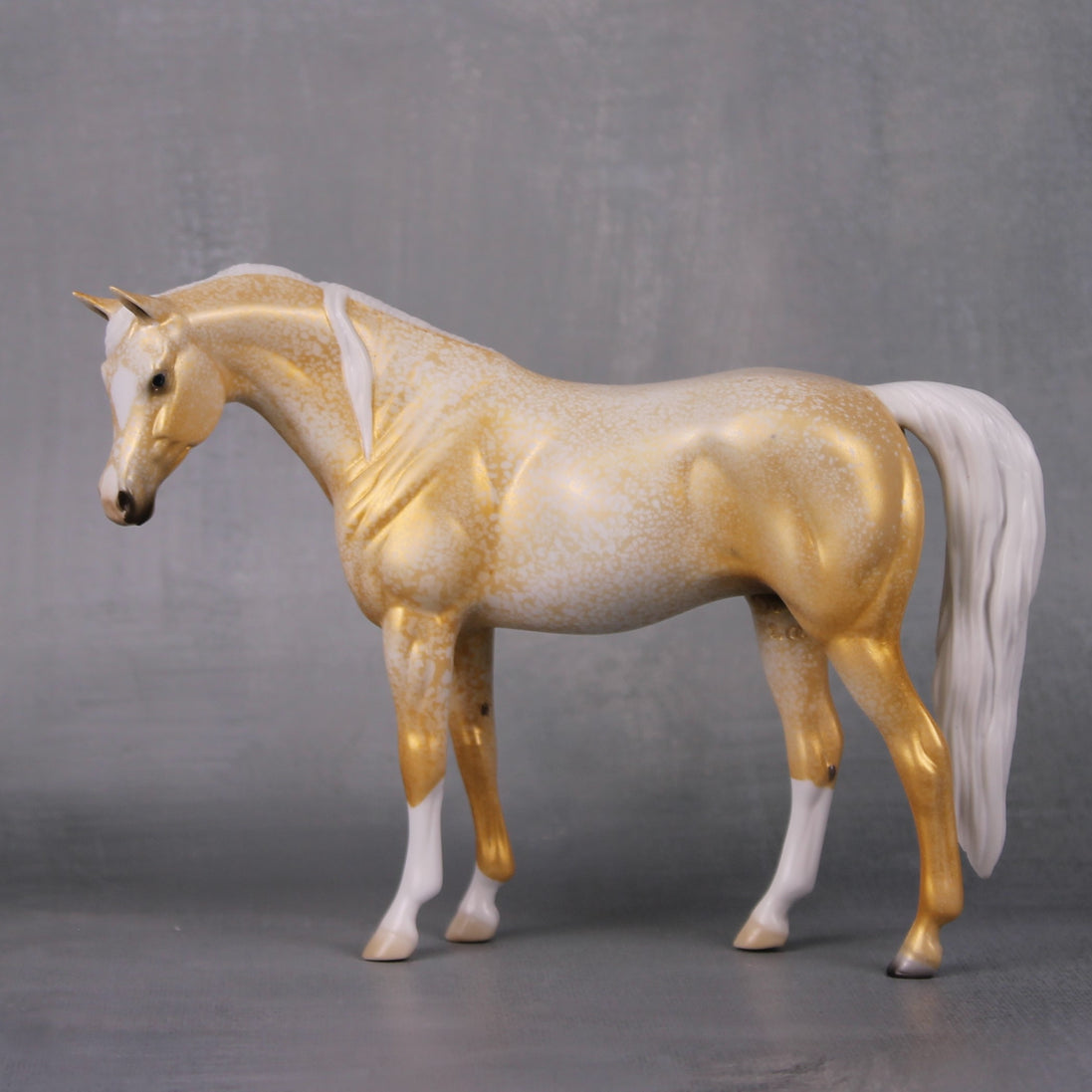 Achievement Shaded Gold Florentine Arabian Pebble By Ellen Robbins LHS24