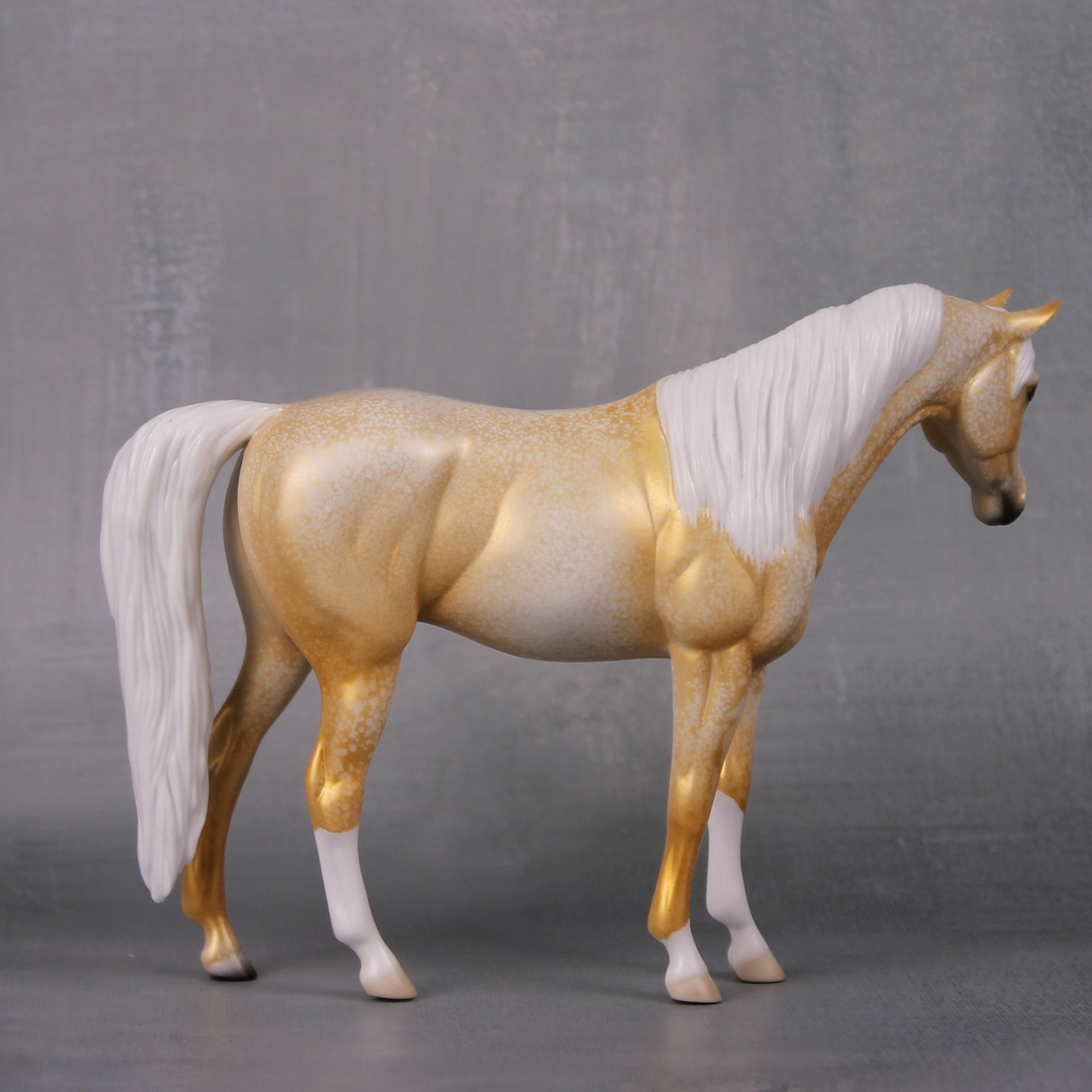 Achievement Shaded Gold Florentine Arabian Pebble By Ellen Robbins LHS24