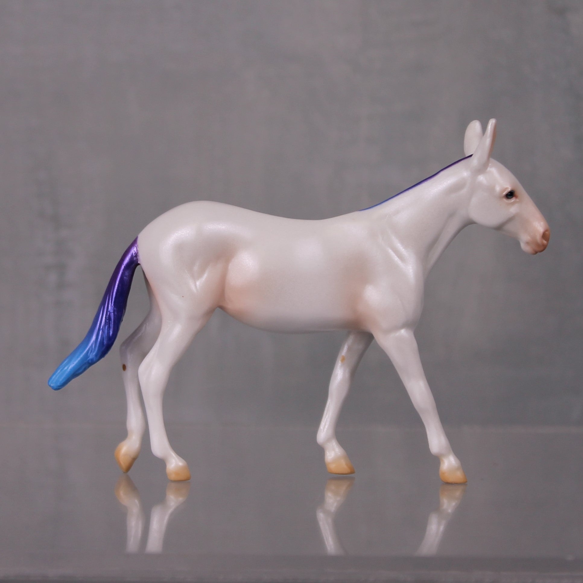 Colorida OOAK Pearl Series - Pearl and Purple Mule Chip By Jess Hamill LHS24