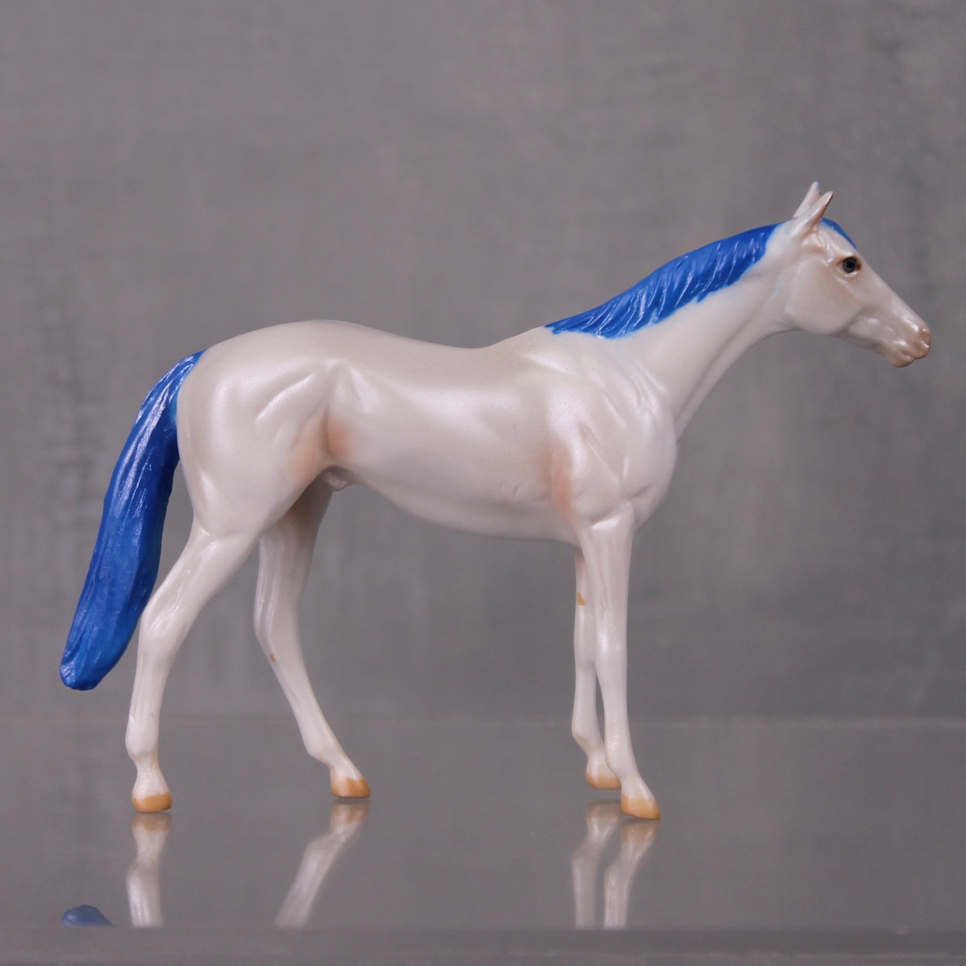 Makulay OOAK Pearl Series - Pearl and Blue Thoroughbred Chip By Jamie Adamson LHS24