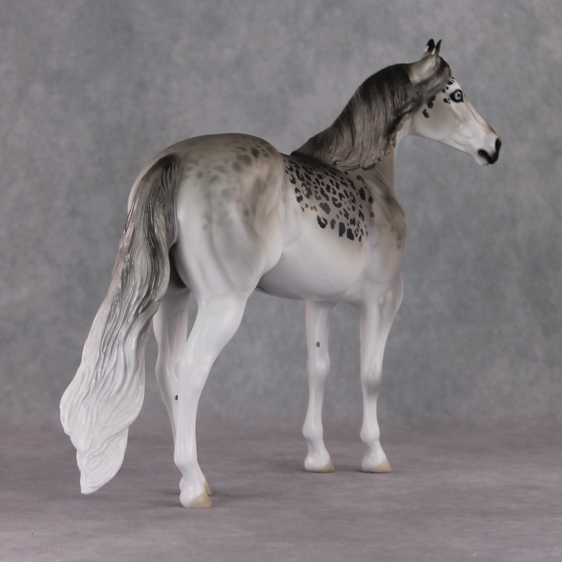 "Uncia" LE-9 Snow Leopard Ideal Stock Horse By Jess Hamill Menagerie Series: Central Asia MS25