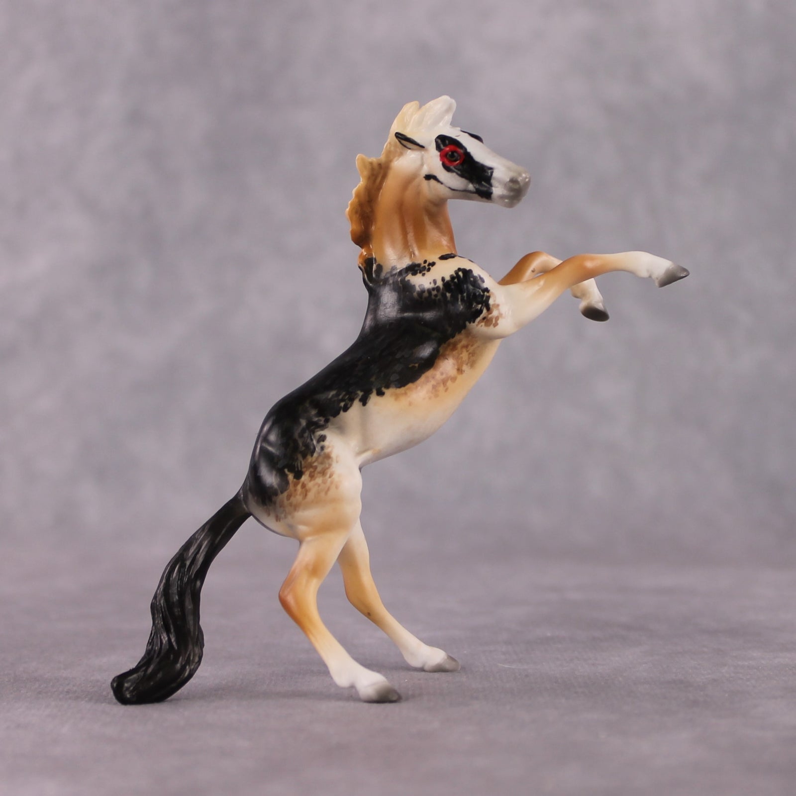 "Ossifrage" LE-3 Bearded Vulture Bird Inspired Deco Rearing Chip By Jess Hamill Menagerie Series: Central Asia MS25
