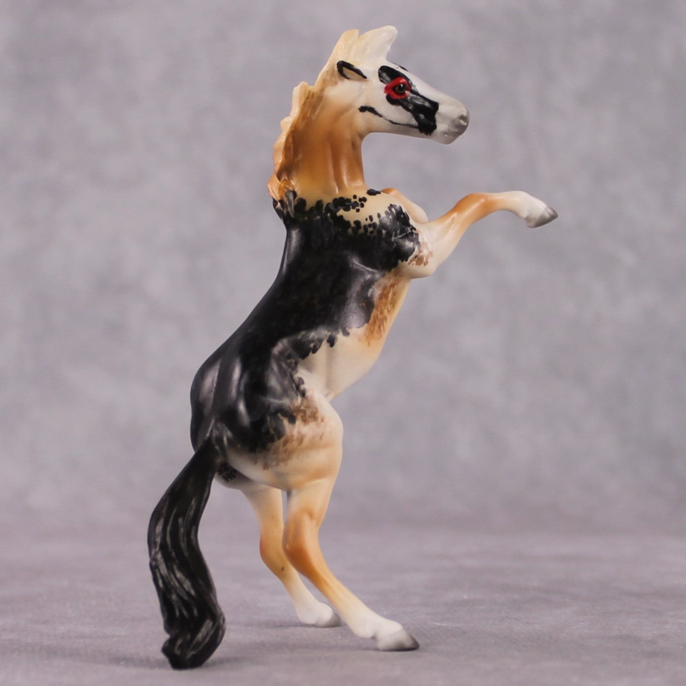 "Ossifrage" LE-3 Bearded Vulture Bird Inspired Deco Rearing Chip By Jess Hamill Menagerie Series: Central Asia MS25