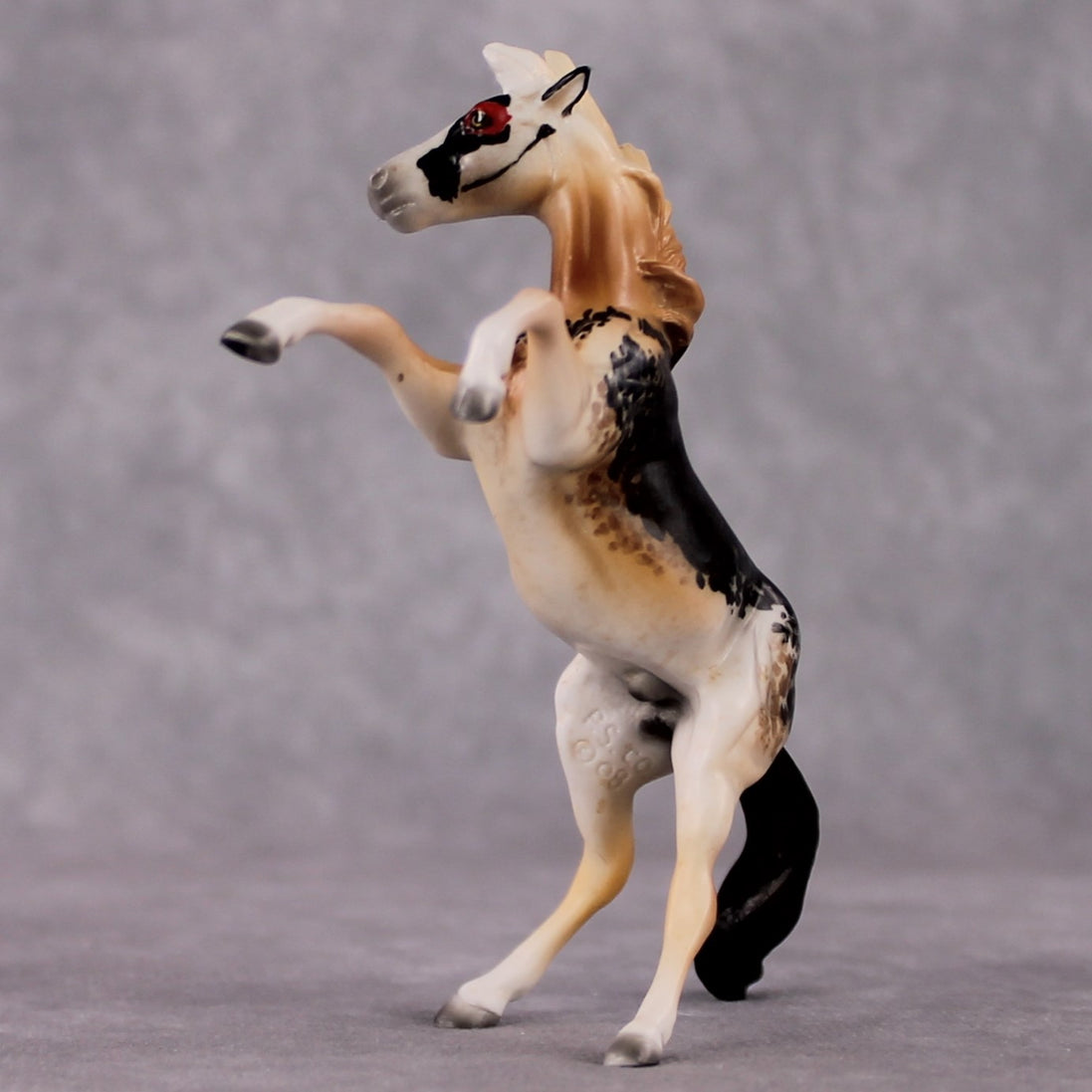 "Ossifrage" LE-3 Bearded Vulture Bird Inspired Deco Rearing Chip By Jess Hamill Menagerie Series: Central Asia MS25