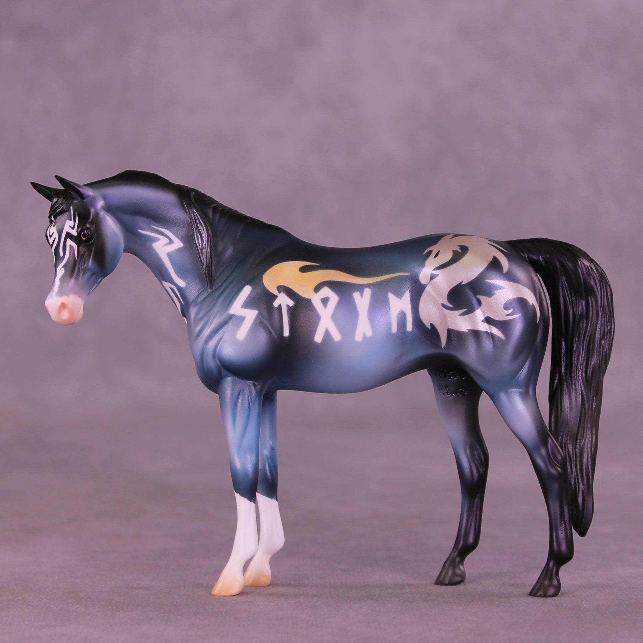 Hnossa LE-5 Pebble Arabian by Enrique Duarte WC26