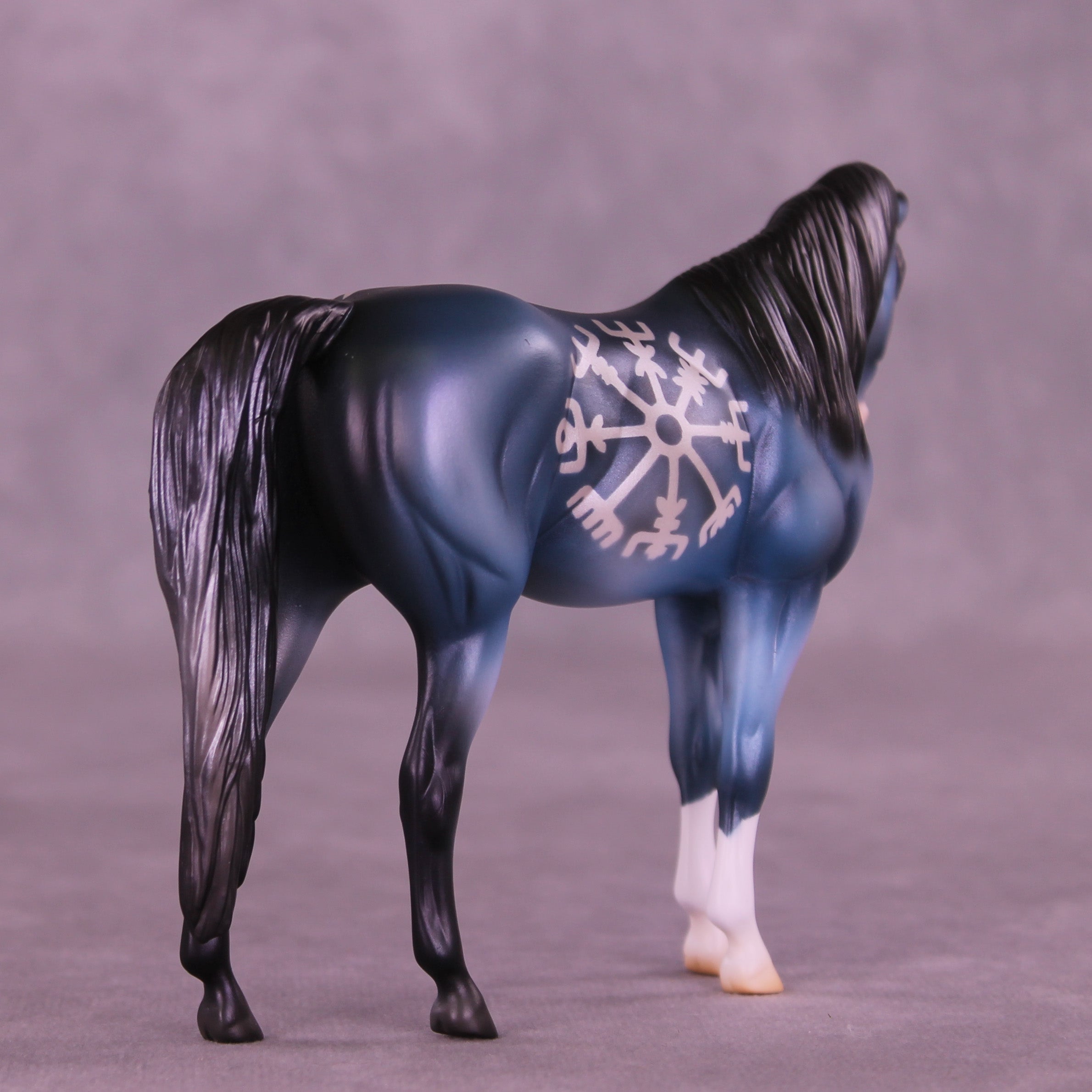 Hnossa LE-5 Pebble Arabian by Enrique Duarte WC26