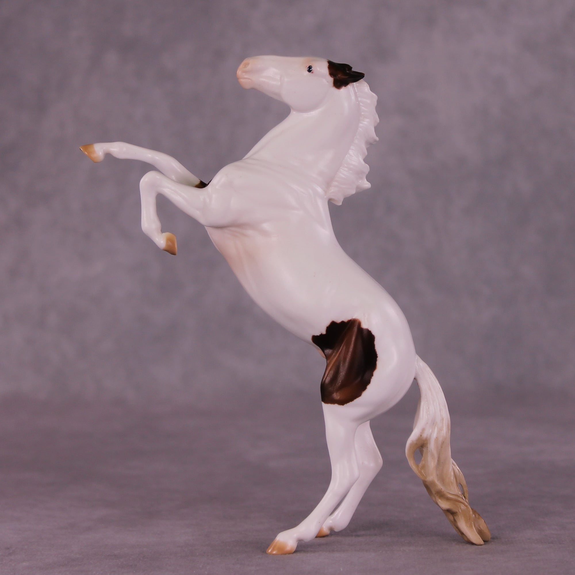 Roundabout OOAK Rearing Pebble by Julie Keim LHS25