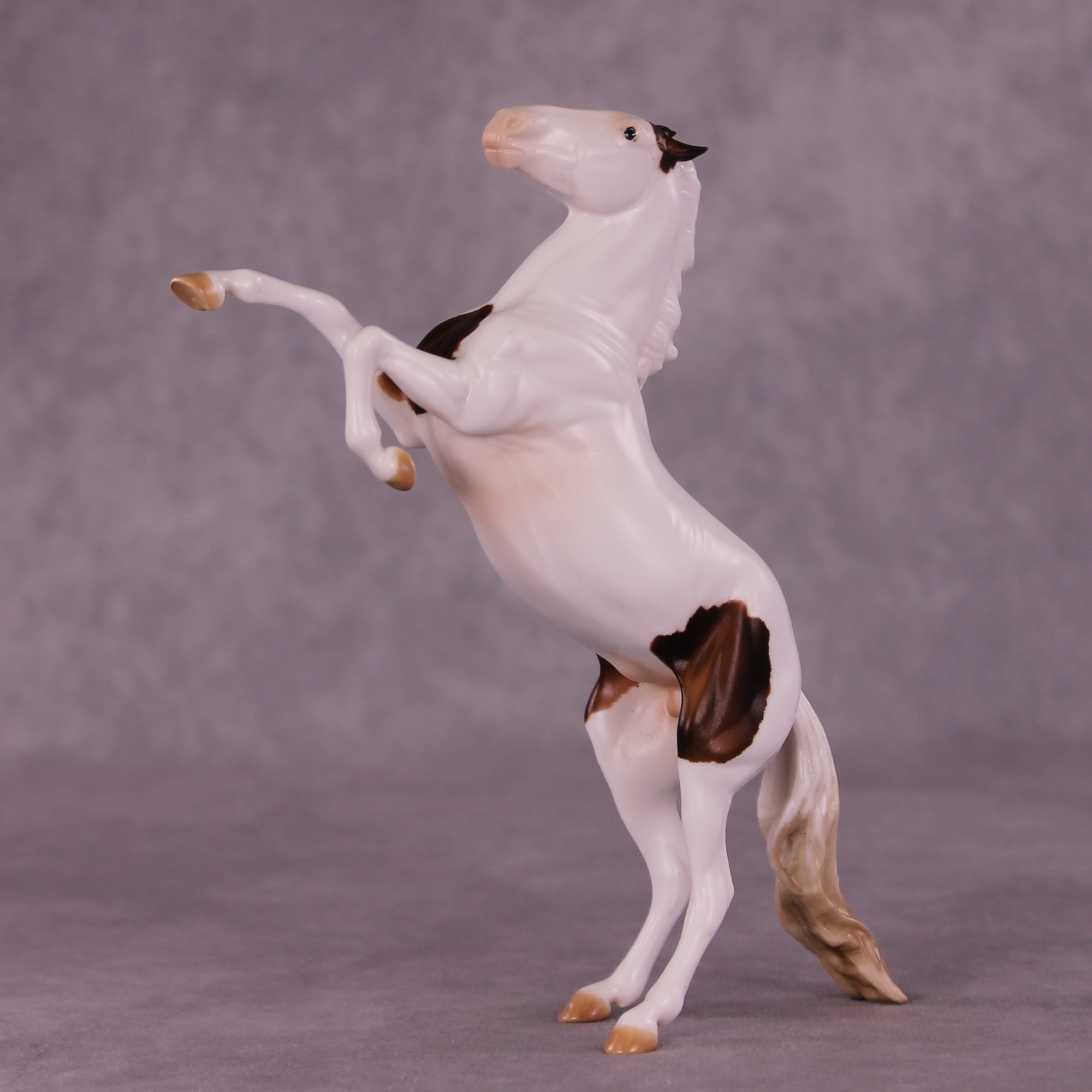 Roundabout OOAK Rearing Pebble by Julie Keim LHS25