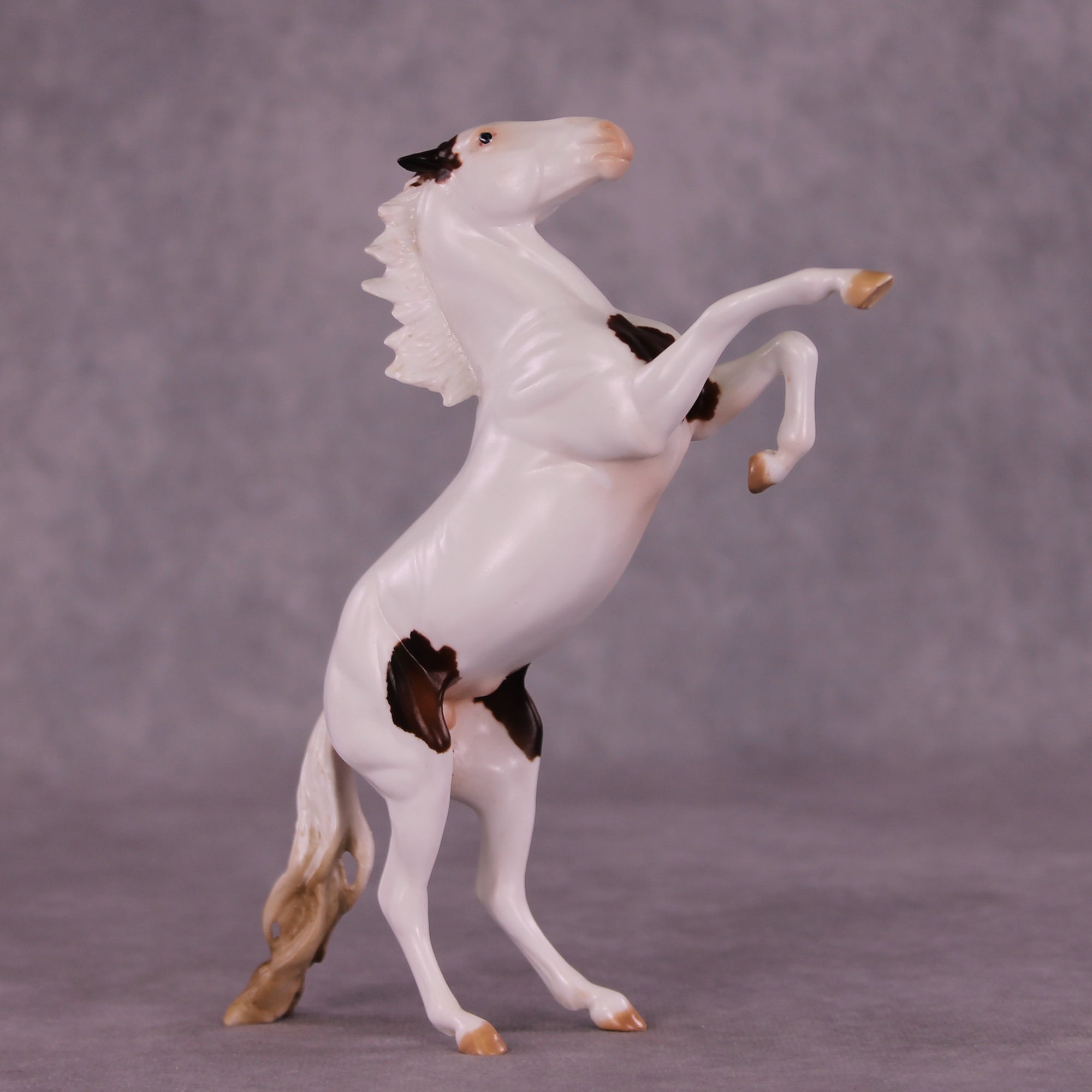 Roundabout OOAK Rearing Pebble by Julie Keim LHS25