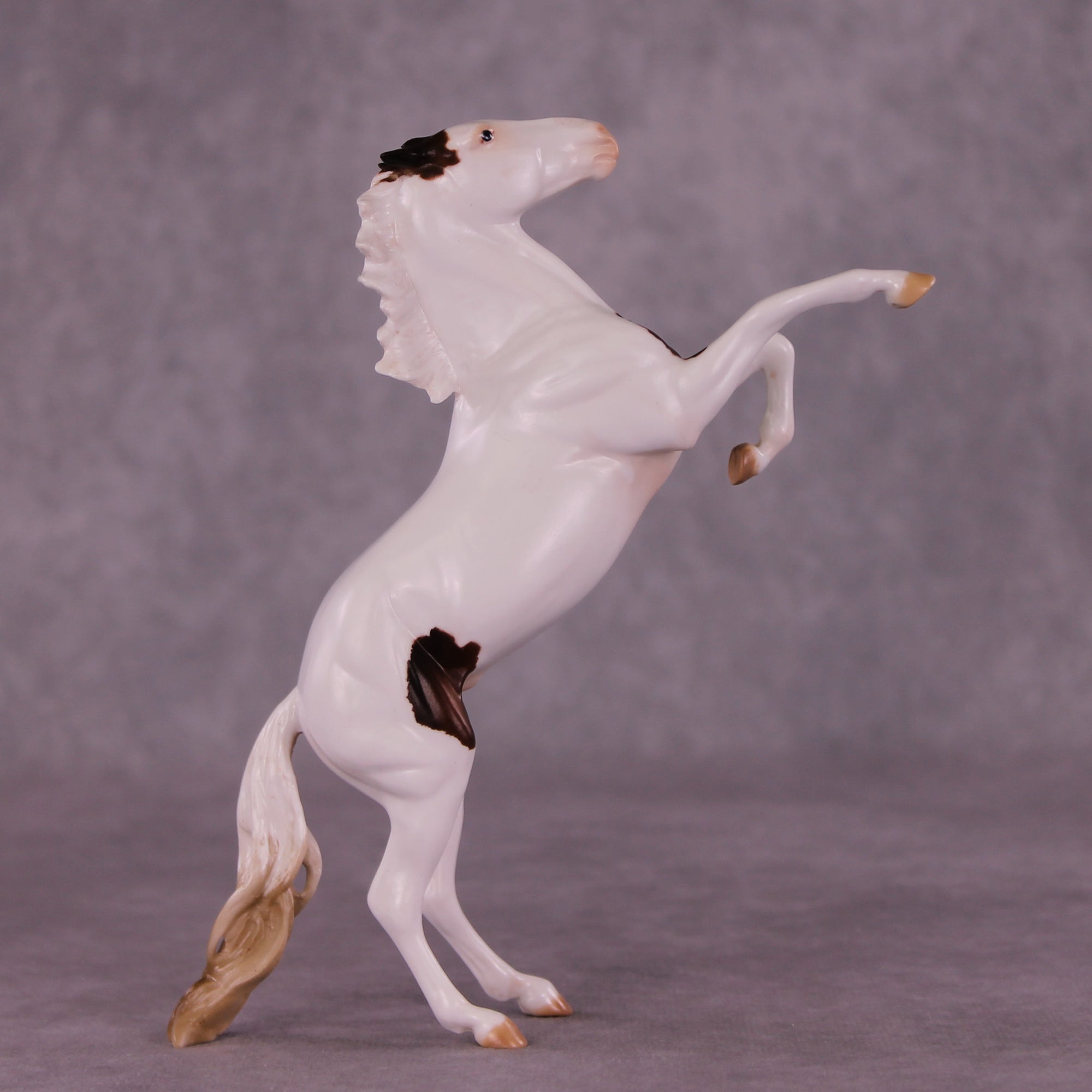 Roundabout OOAK Rearing Pebble by Julie Keim LHS25