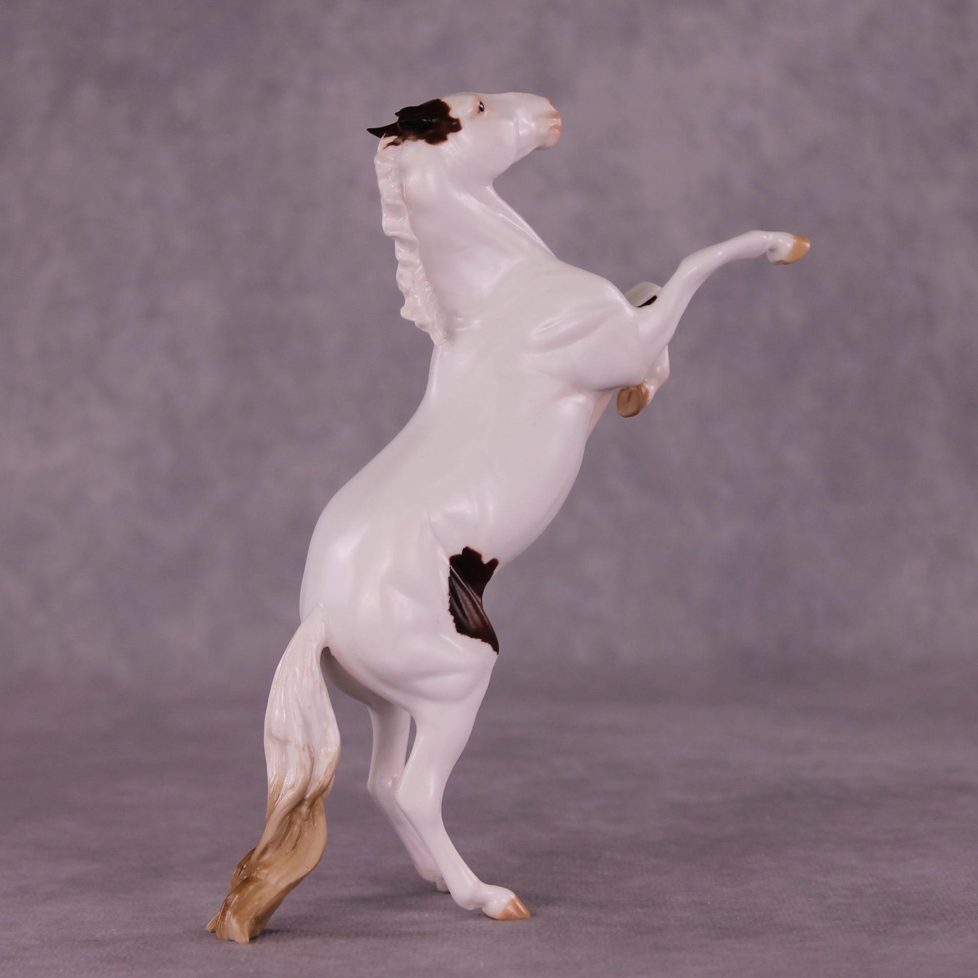 Roundabout OOAK Rearing Pebble by Julie Keim LHS25