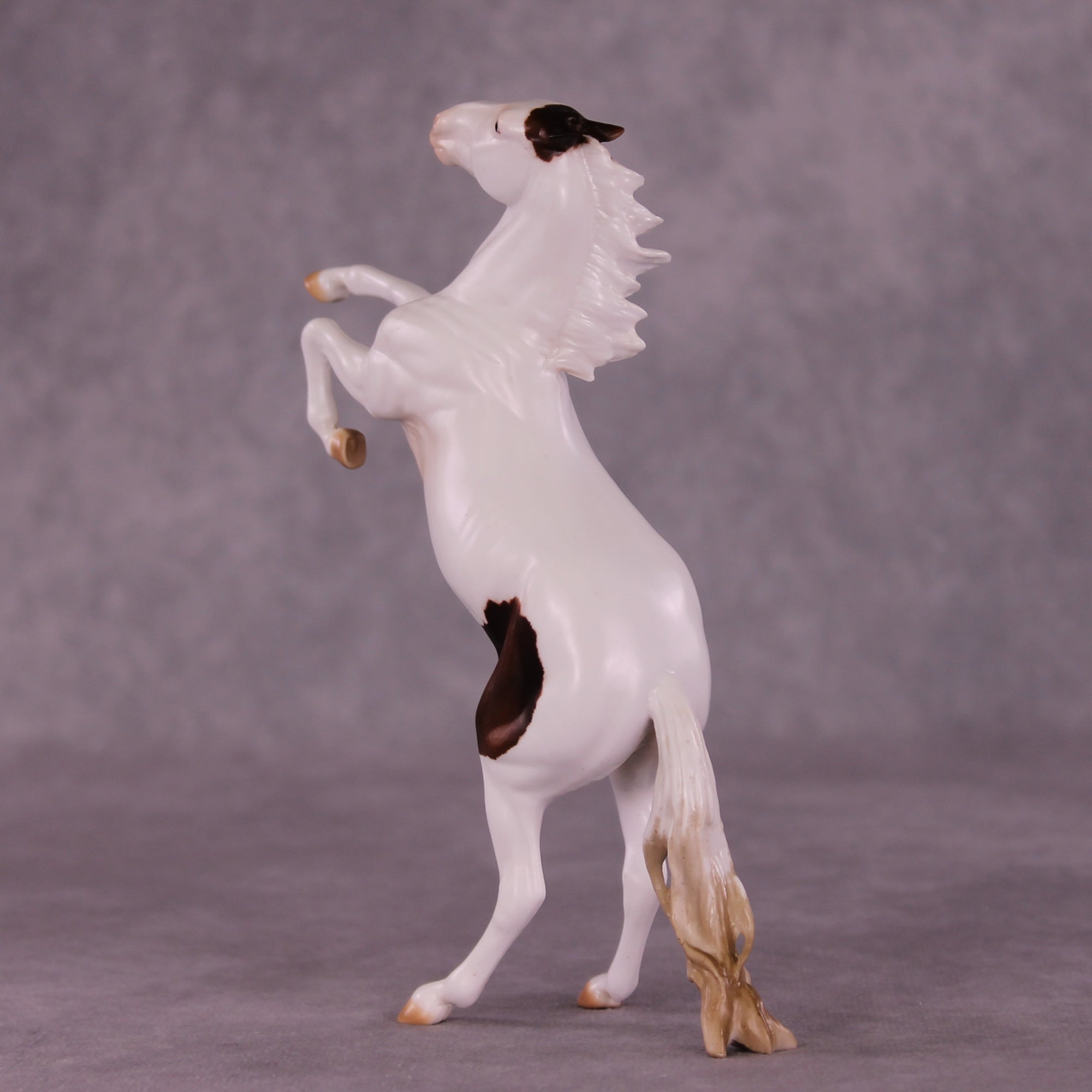 Roundabout OOAK Rearing Pebble by Julie Keim LHS25