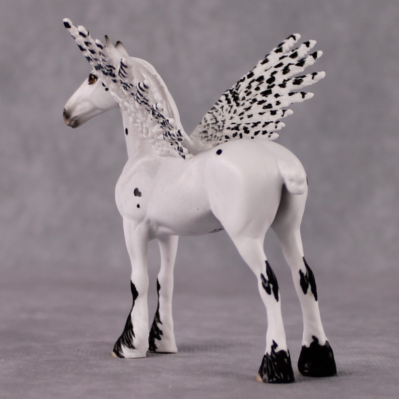 "Linnaeus" Secret Surprise Chip Drop: Superb Owl Sunday OOAK Deco Custom Draft Chip By Jess Hamill