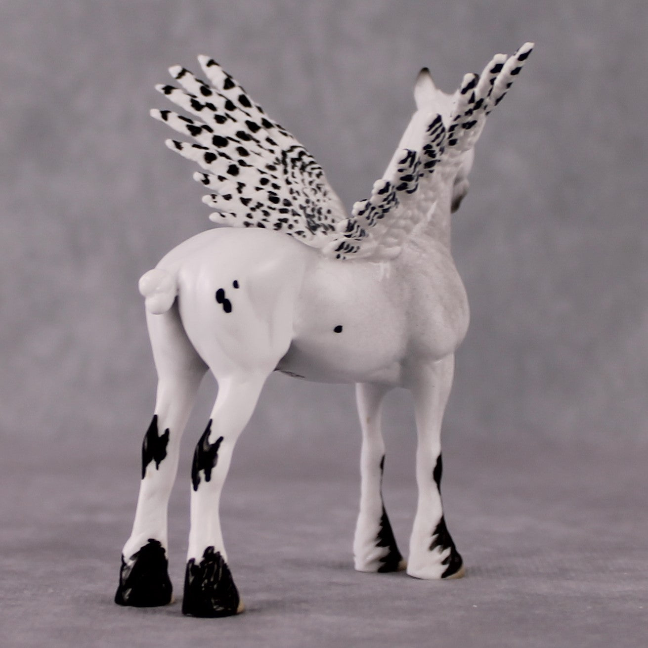 "Linnaeus" Secret Surprise Chip Drop: Superb Owl Sunday OOAK Deco Custom Draft Chip By Jess Hamill