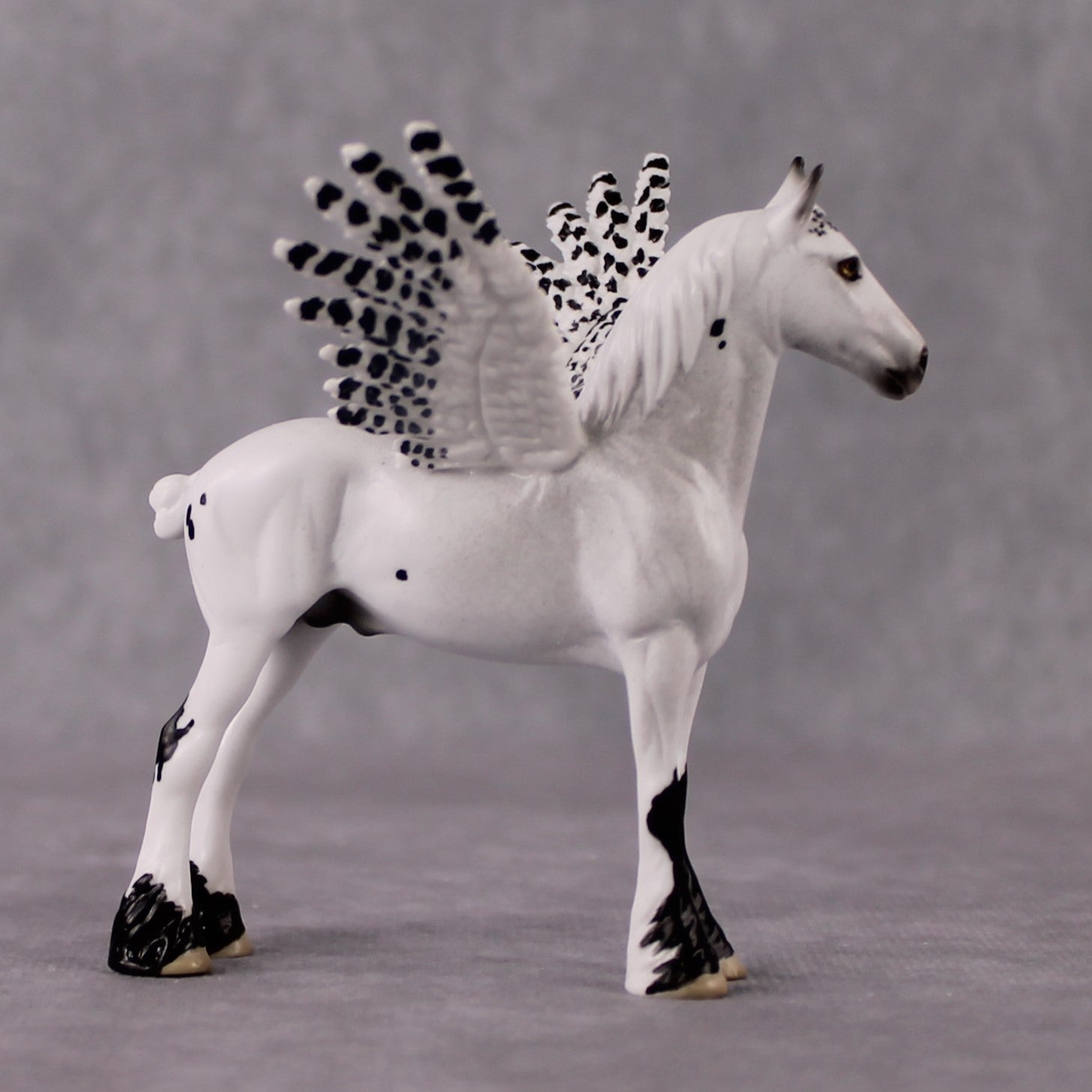 "Linnaeus" Secret Surprise Chip Drop: Superb Owl Sunday OOAK Deco Custom Draft Chip By Jess Hamill