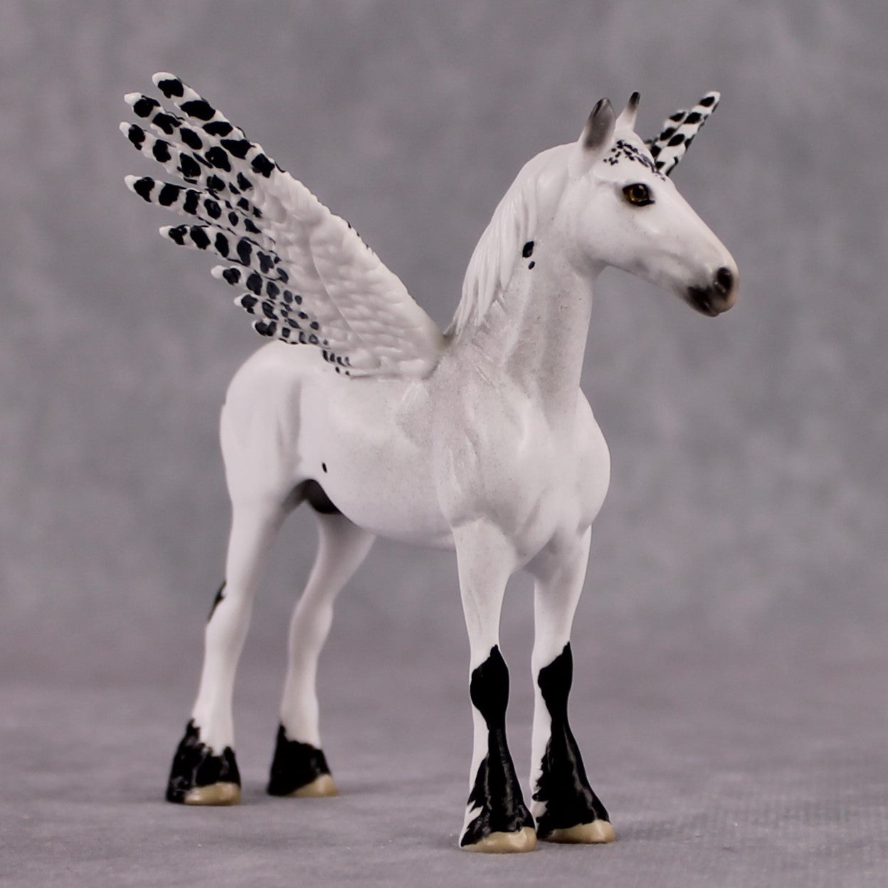 "Linnaeus" Secret Surprise Chip Drop: Superb Owl Sunday OOAK Deco Custom Draft Chip By Jess Hamill