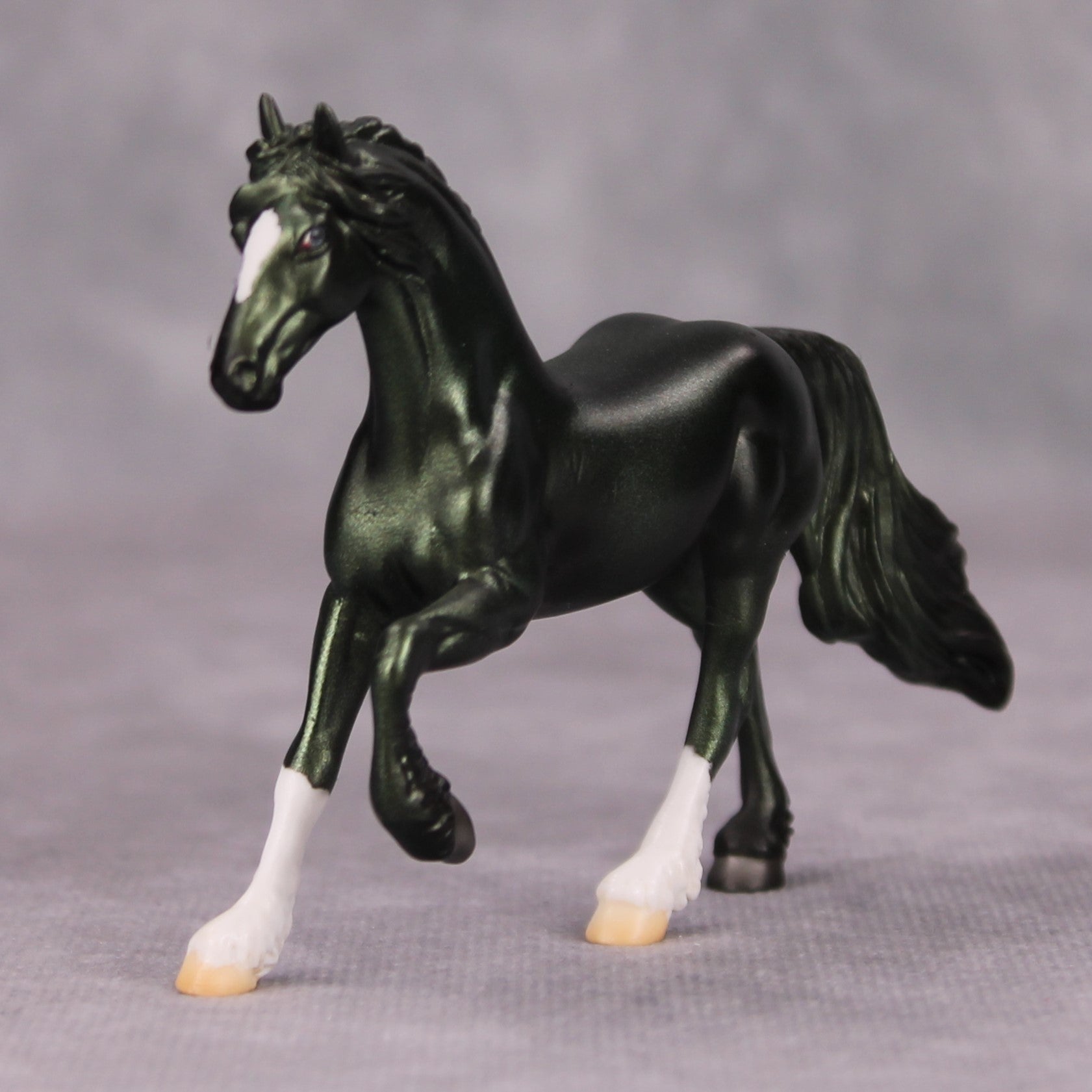 Hacking OOAK Deco Green Friesian Chip By Jamie Adamson MM24