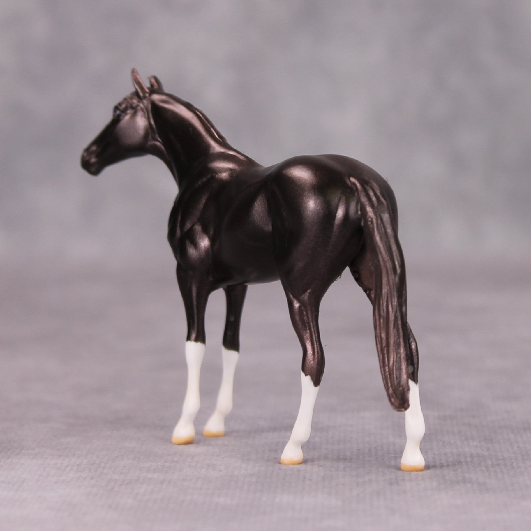 First Class OOAK Obsidian Thoroughbred Chip By Jamie Adamson MM24