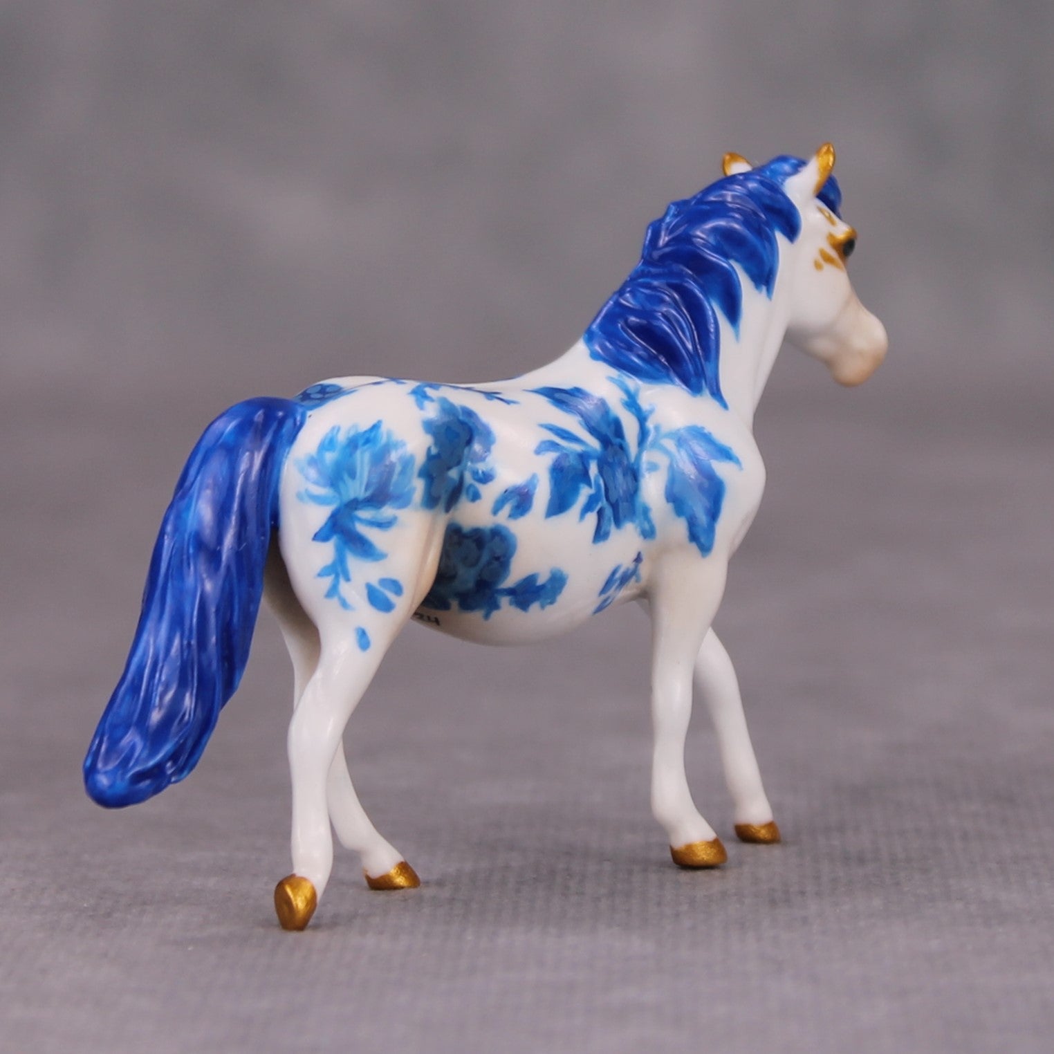 Perfect Imperfection OOAK Pocelain Potery Blue Floral Deco Pony Chip By Jess Hamill  MM24 MHP Auction
