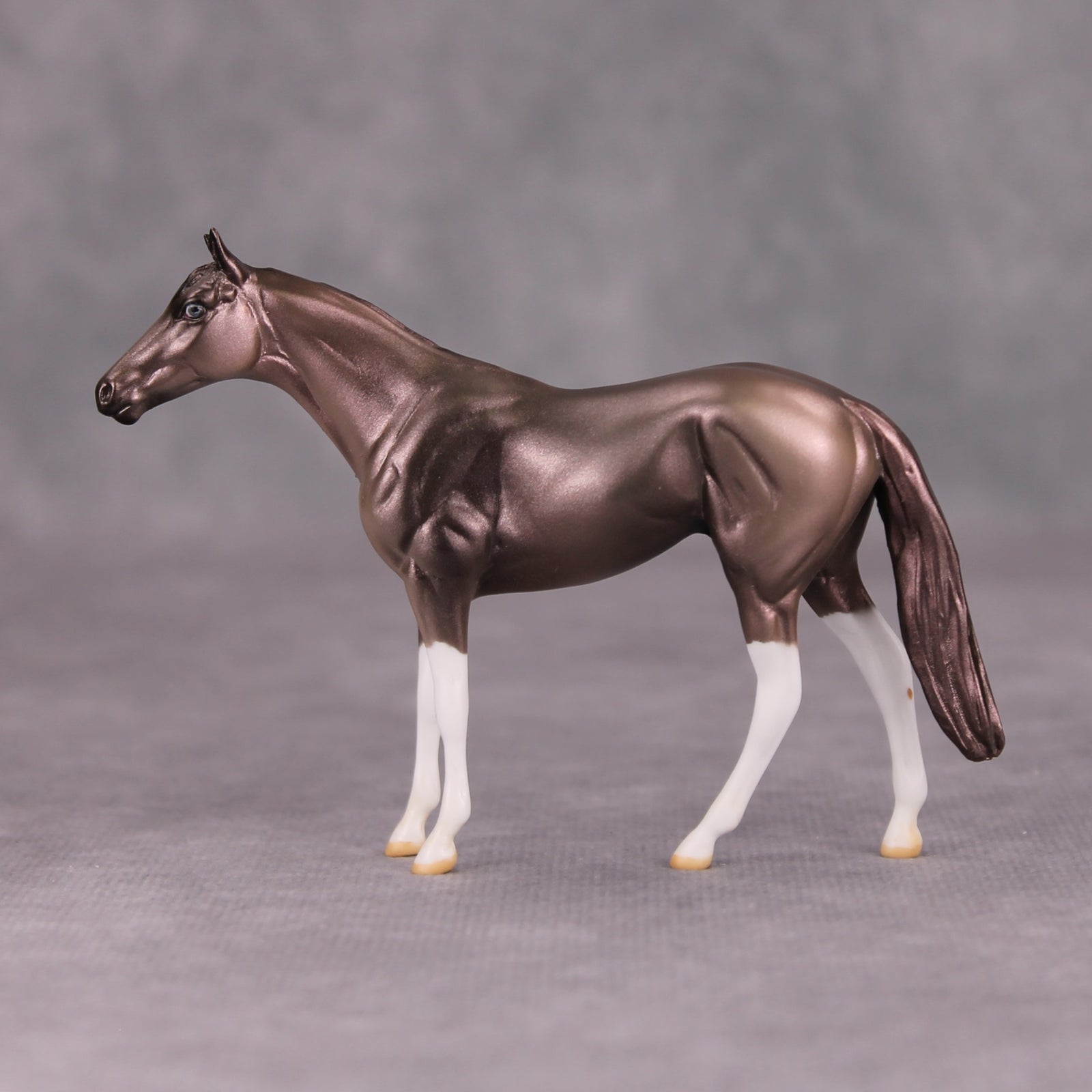 Middle Seat OOAK Deco Steel Grey Rosey Thoroughbred Chip By Jamie Adamson MM24