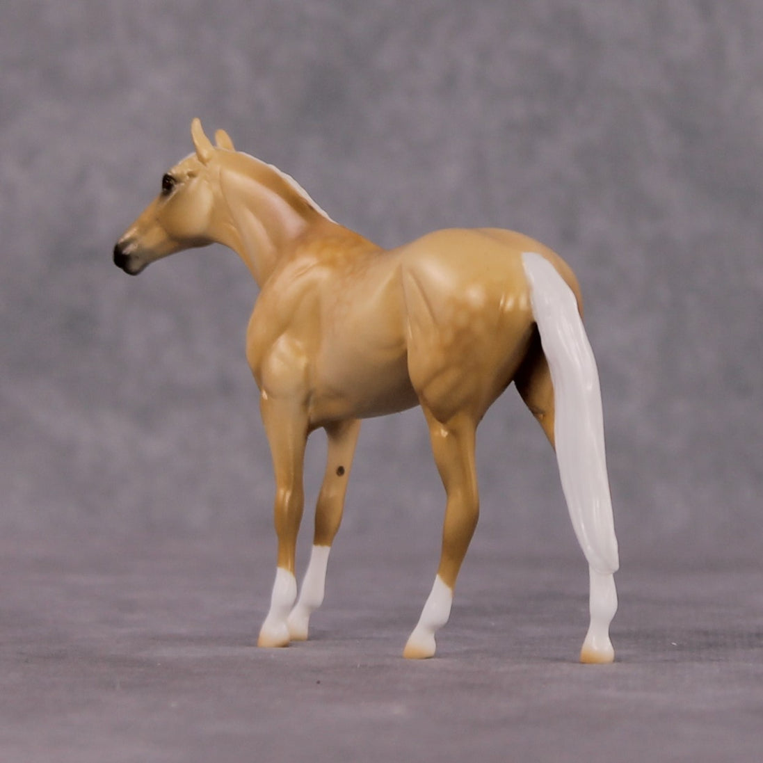 "Sol" OOAK Dappled Palomino Thoroughbred Chip By Ellen Robbins Shakespeare Sonnet 18 & 130 Chips CL25