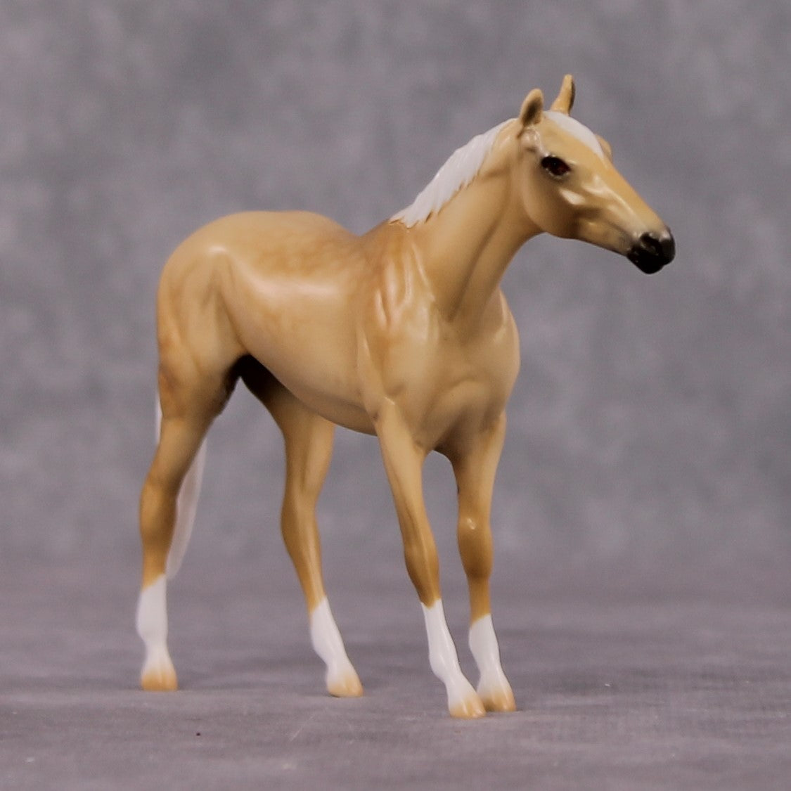 "Sol" OOAK Dappled Palomino Thoroughbred Chip By Ellen Robbins Shakespeare Sonnet 18 &amp; 130 Chips CL25