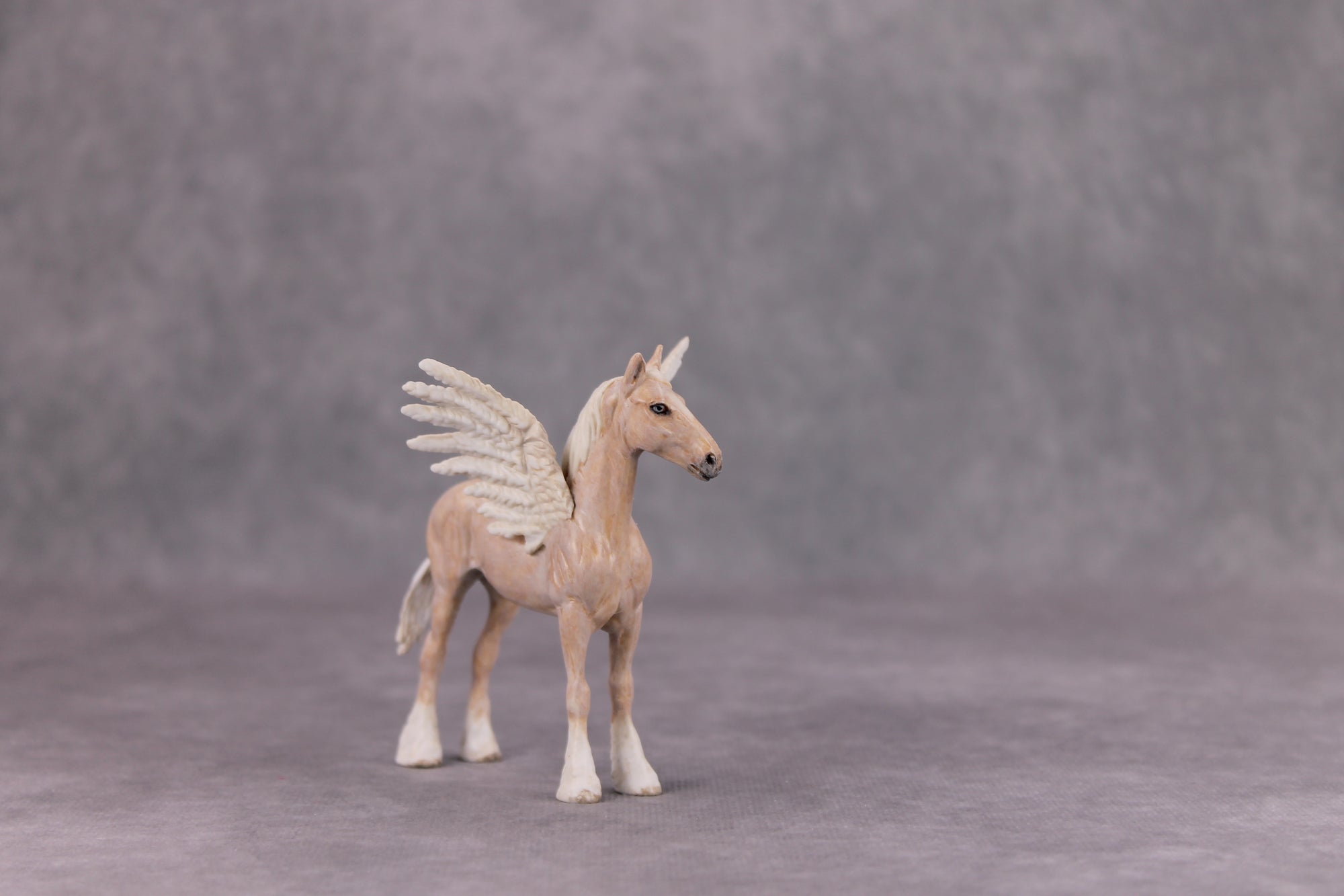 White Shade Of Pale OOAK Custom Palomino Draft Chip By Andrea Thomason MM24 MHP Auction