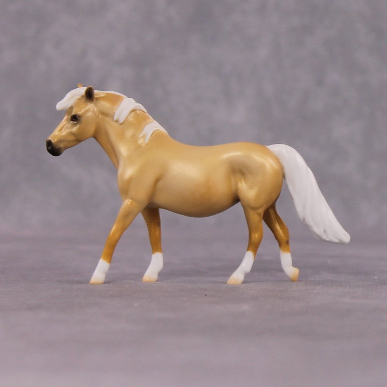 "Niamh" OOAK Dappled Palomino Pony Chip By Ellen Robbins Shakespeare Sonnet 18 &amp; 130 Chips CL25