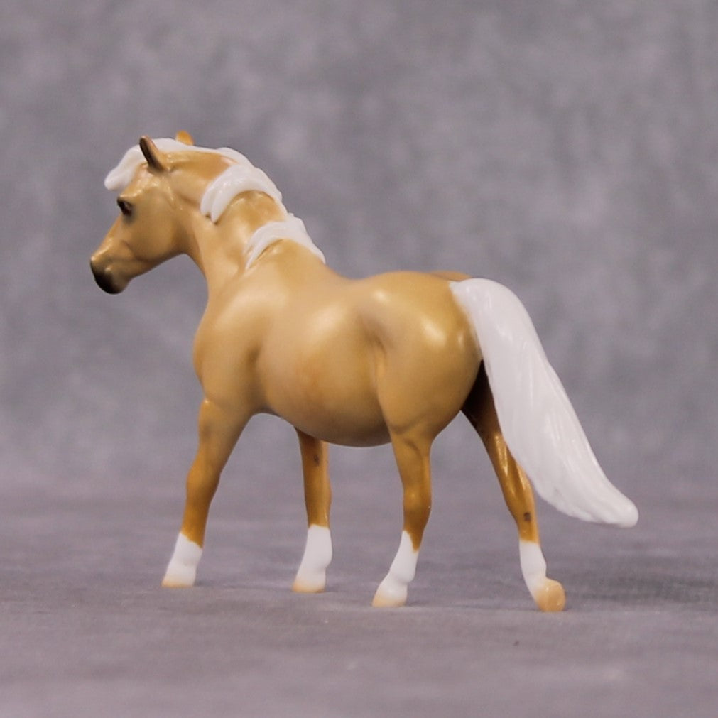 "Niamh" OOAK Dappled Palomino Pony Chip By Ellen Robbins Shakespeare Sonnet 18 & 130 Chips CL25