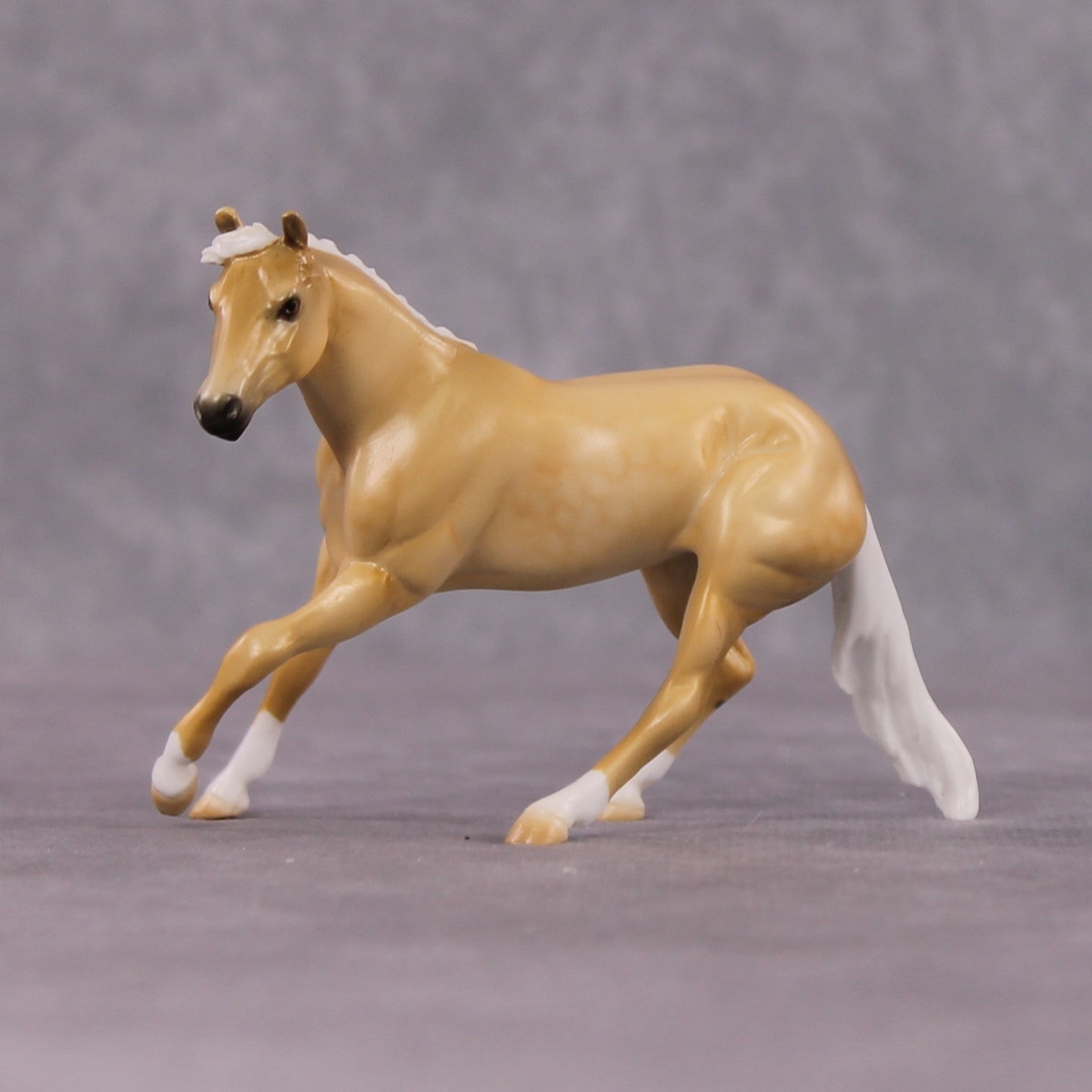 "Lucie" OOAK Dappled Palomino Cutter Chip By Ellen Robbins Shakespeare Sonnet 18 & 130 Chips CL25