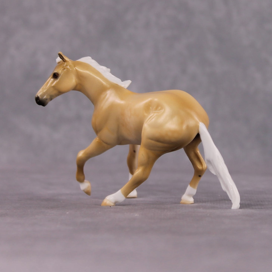"Lucie" OOAK Dappled Palomino Cutter Chip By Ellen Robbins Shakespeare Sonnet 18 & 130 Chips CL25