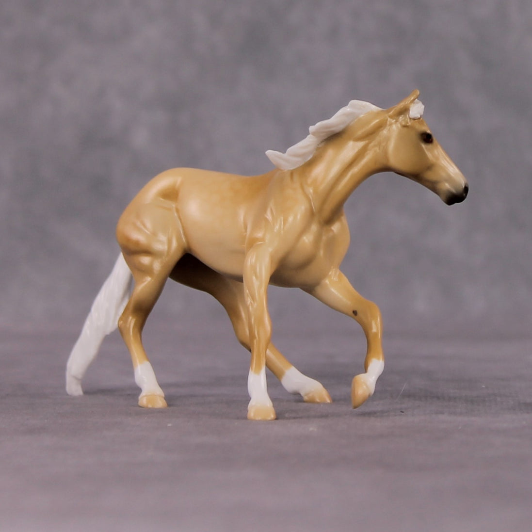"Lucie" OOAK Dappled Palomino Cutter Chip By Ellen Robbins Shakespeare Sonnet 18 & 130 Chips CL25