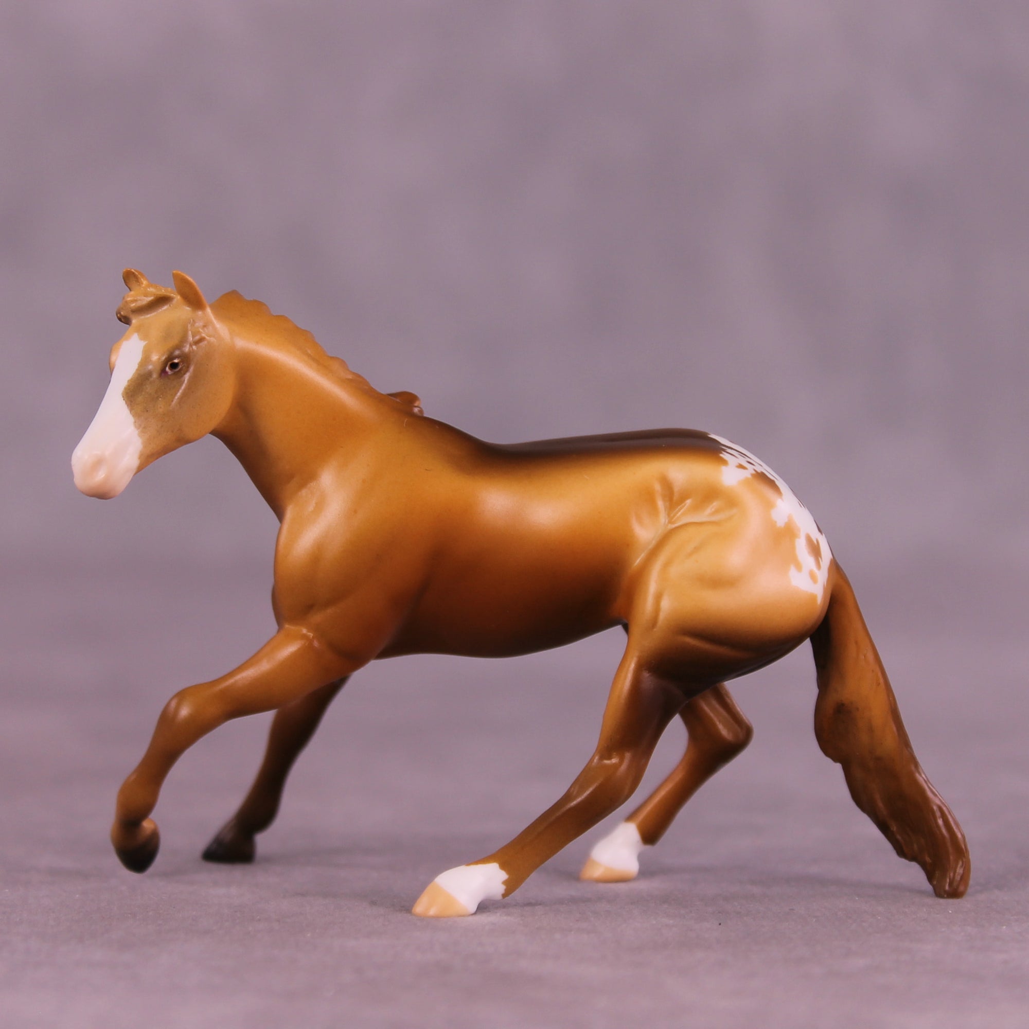 Light Roast LE-5 Chip Cutting Horse by Anna Rieck October $99 Chips