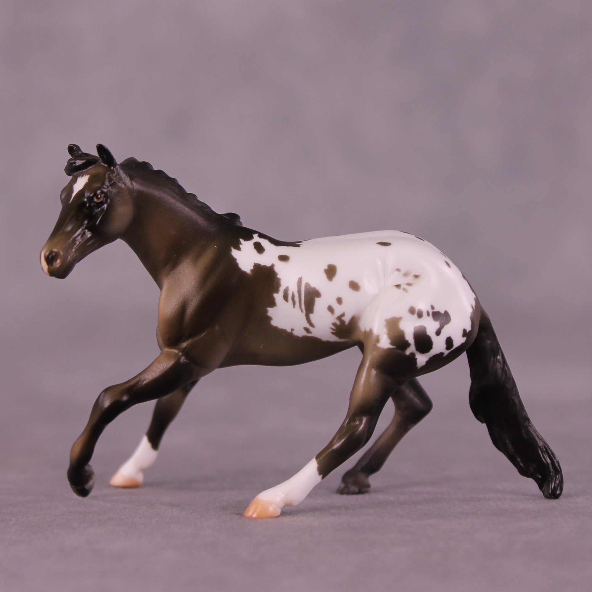 Douglas OOAK Chip Cutting Horse by Julie Keim Special Chip Drop