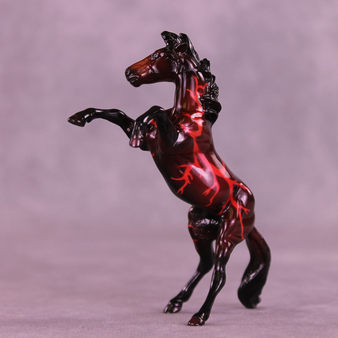 Glossy Telltale LE-10 Chip Mustang by Ellen Robbins YP26