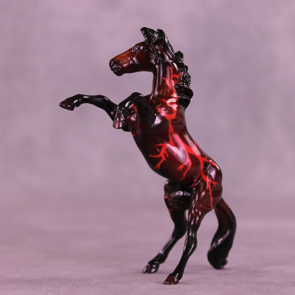 Glossy Telltale LE-10 Chip Mustang by Ellen Robbins YP26