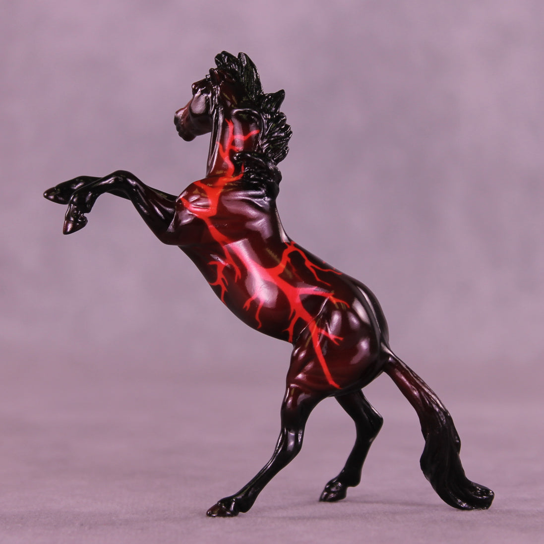 Glossy Telltale LE-10 Chip Mustang by Ellen Robbins YP26
