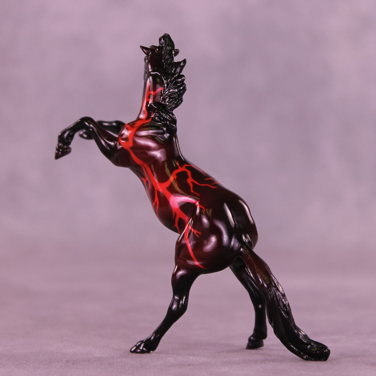 Glossy Telltale LE-10 Chip Mustang by Ellen Robbins YP26